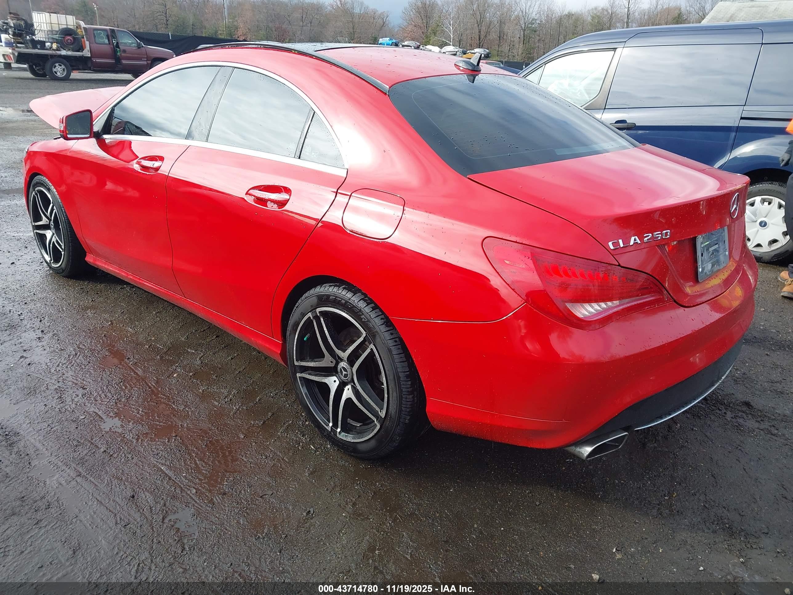 MERCEDES-BENZ CLA image 3