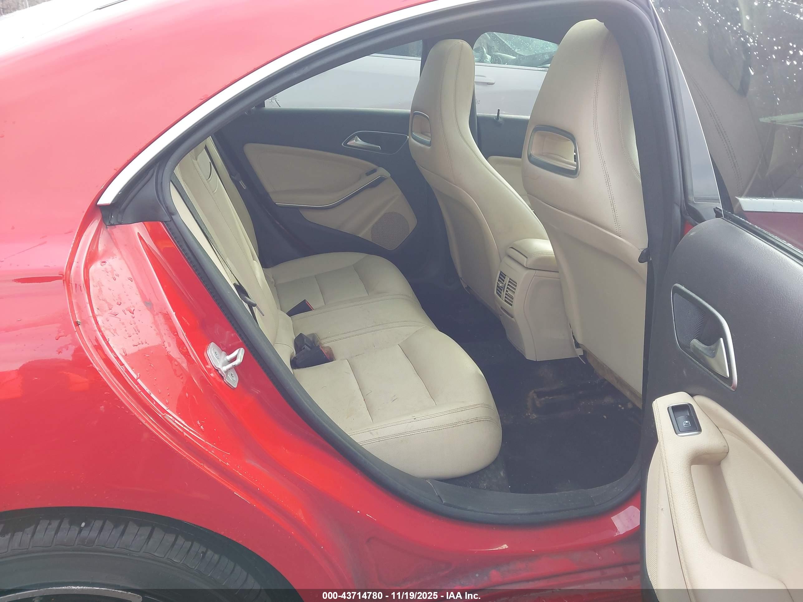 MERCEDES-BENZ CLA image 8