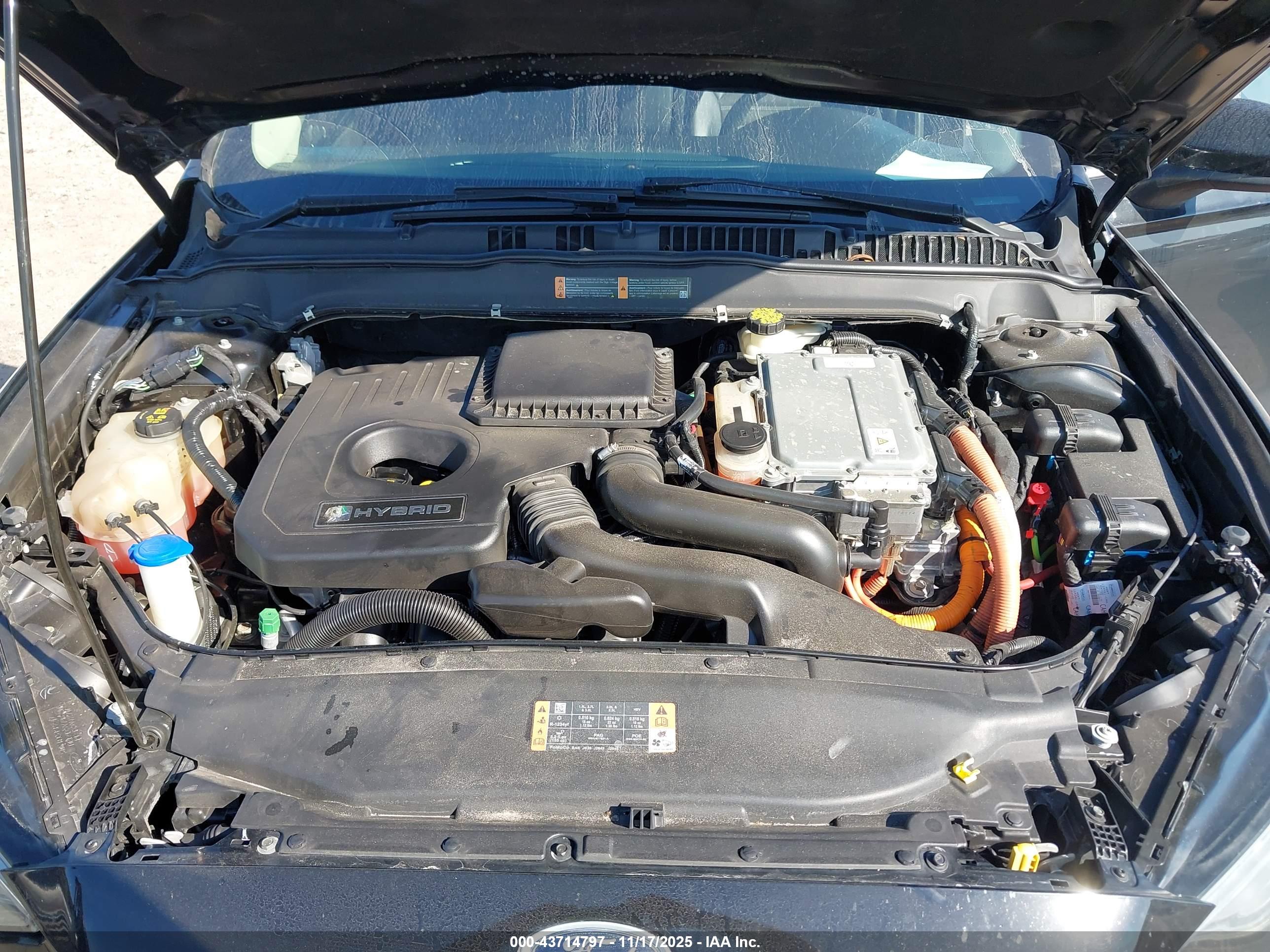 FORD FUSION image 10