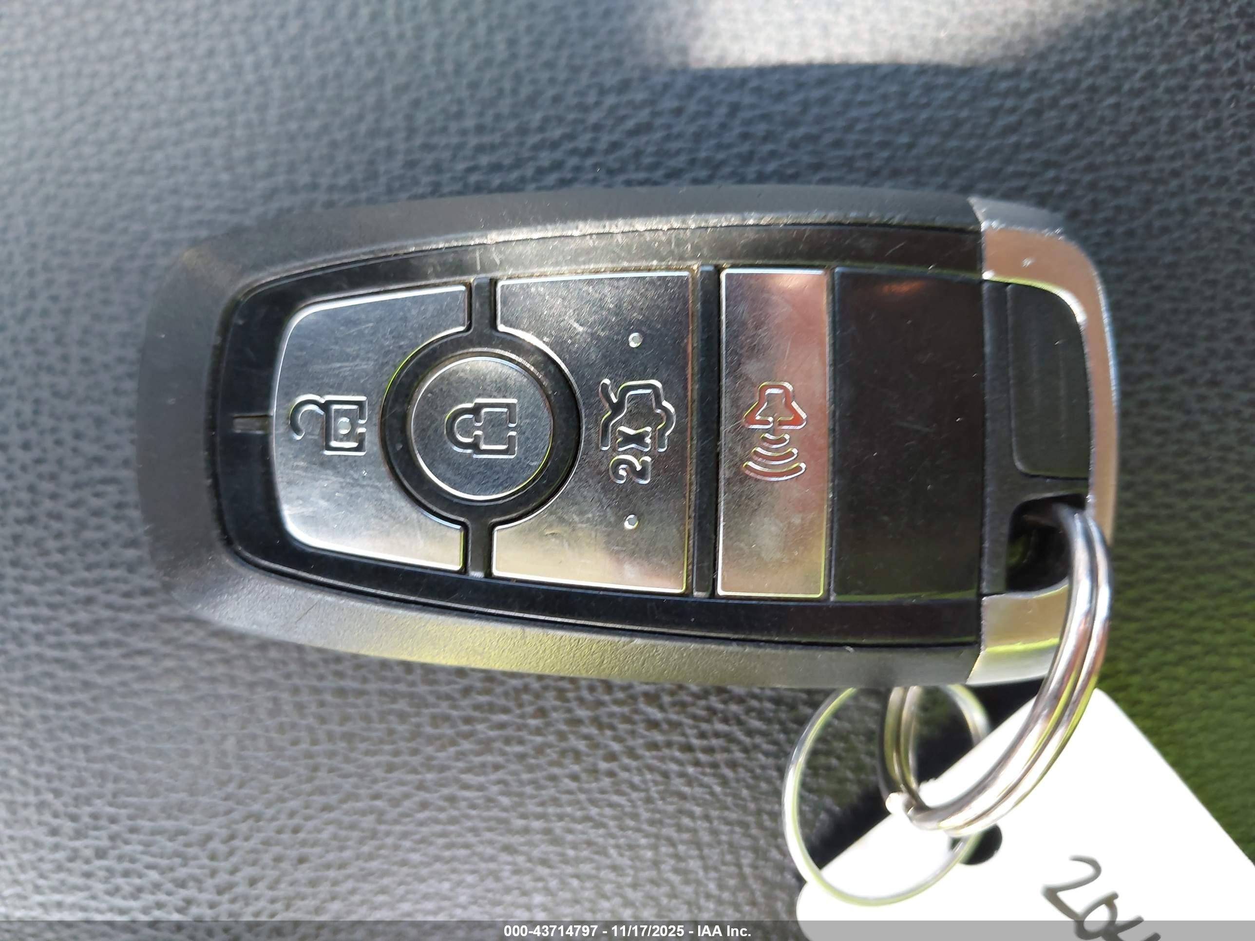 FORD FUSION image 11