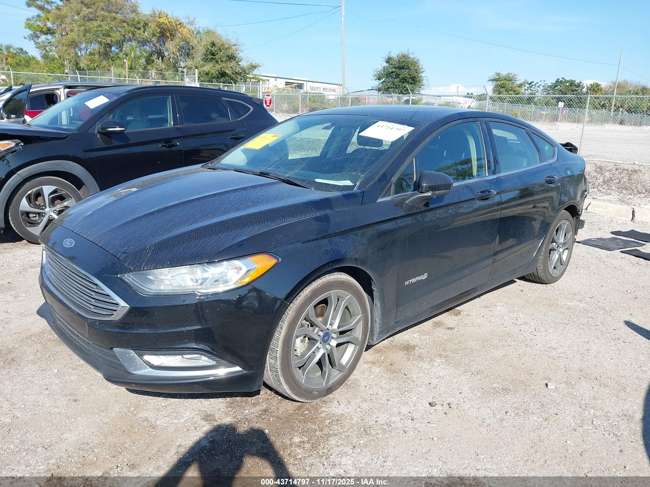 FORD FUSION image 2