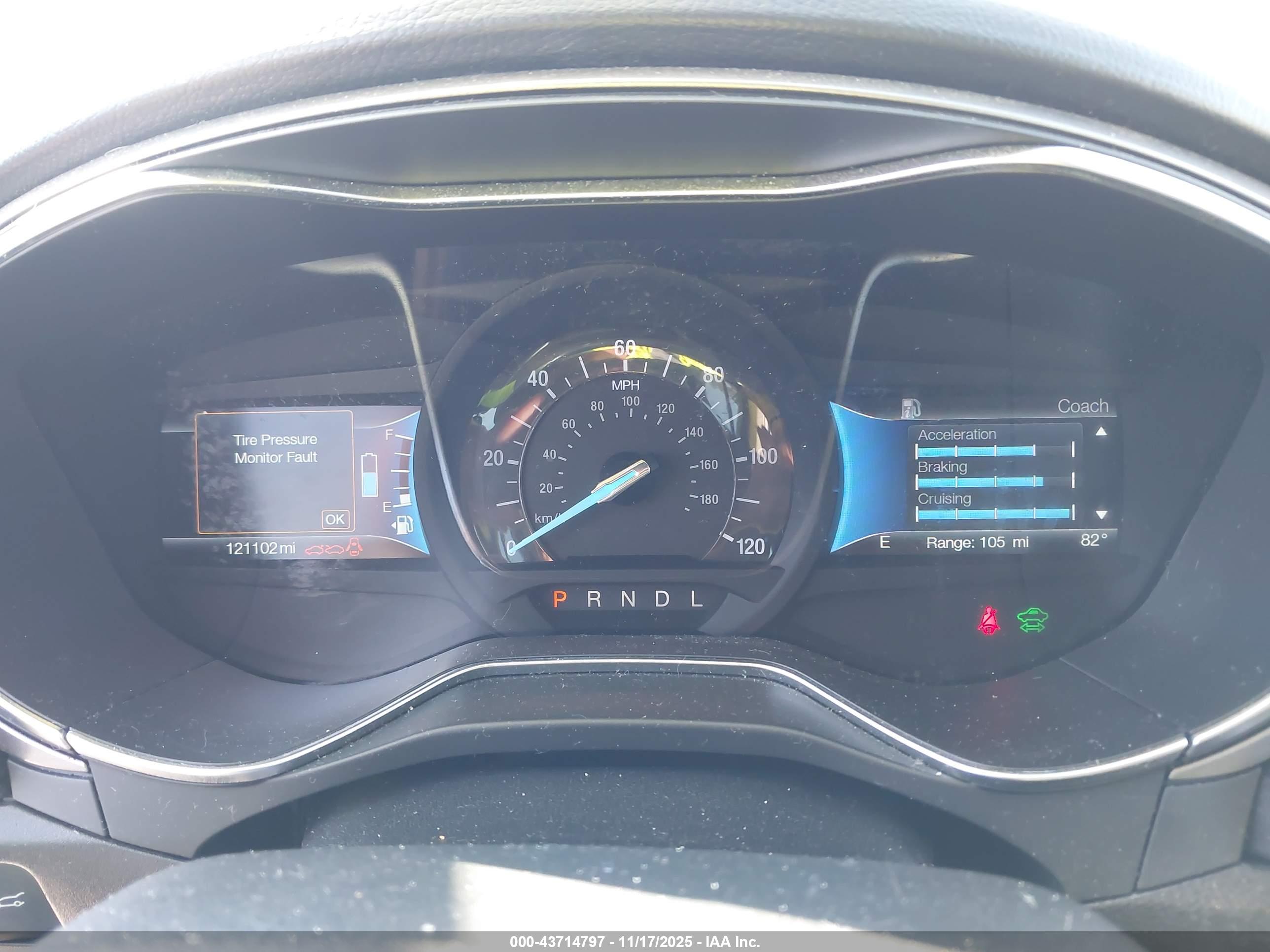 FORD FUSION image 7
