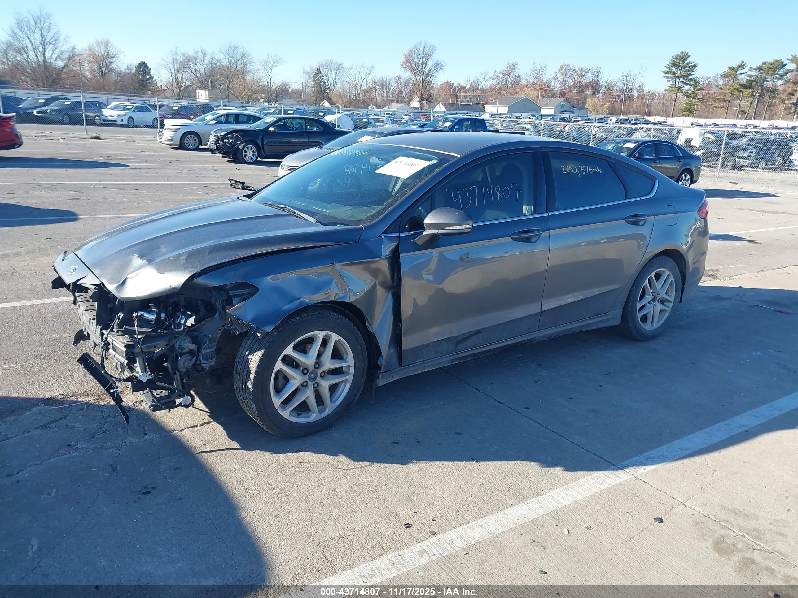 FORD FUSION image 2