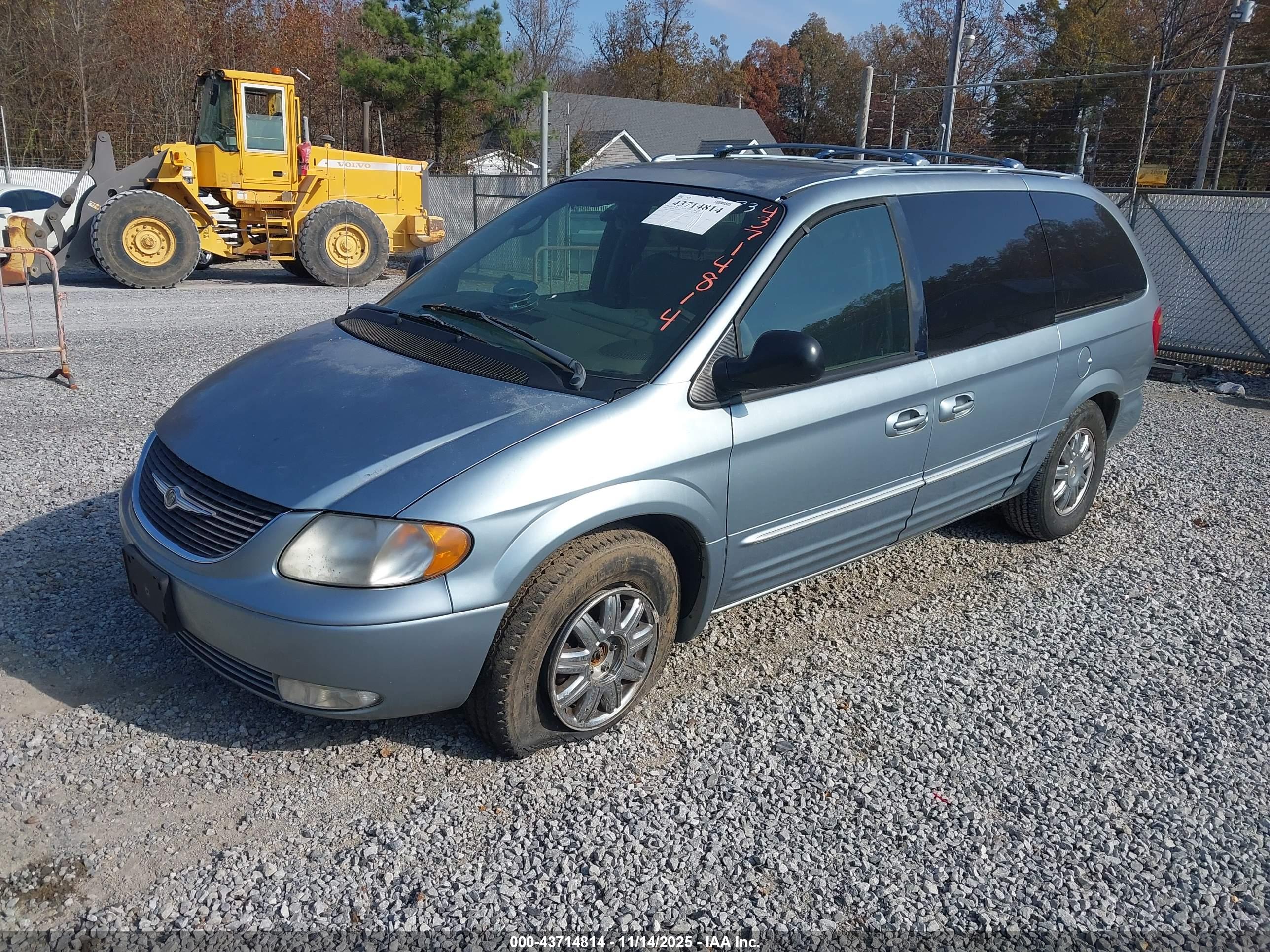 CHRYSLER TOWN image 2