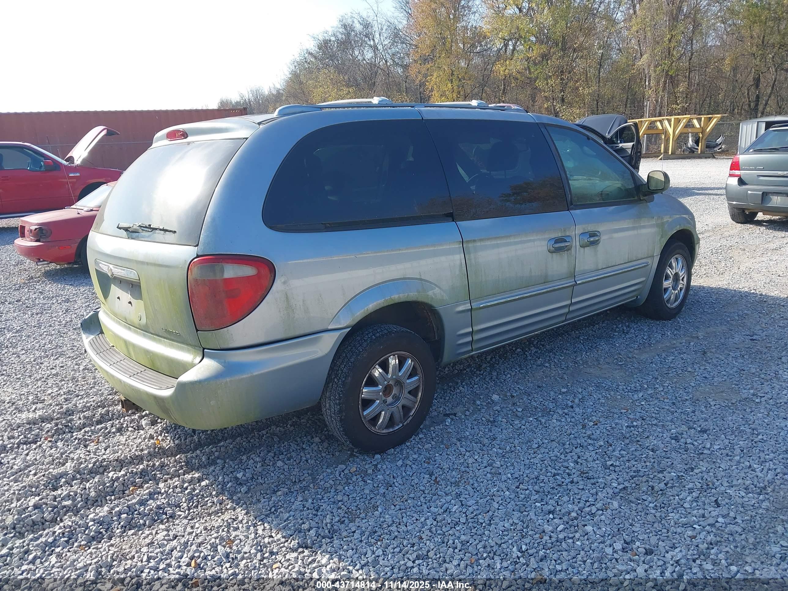 CHRYSLER TOWN image 4