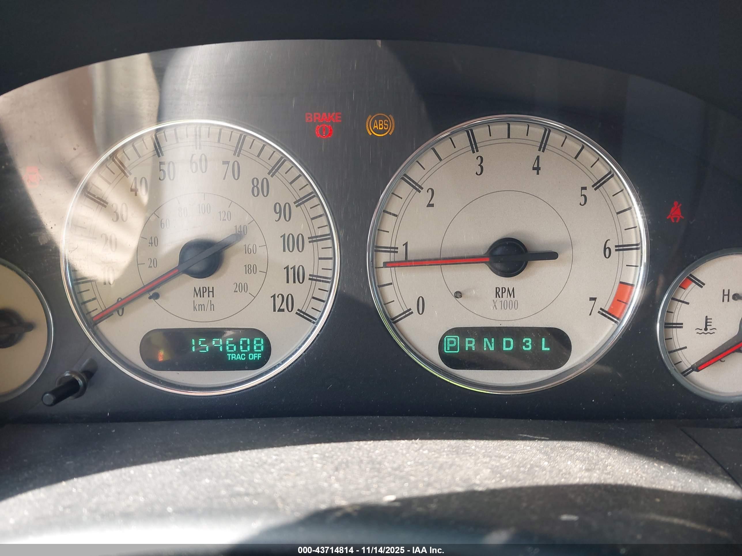CHRYSLER TOWN image 7