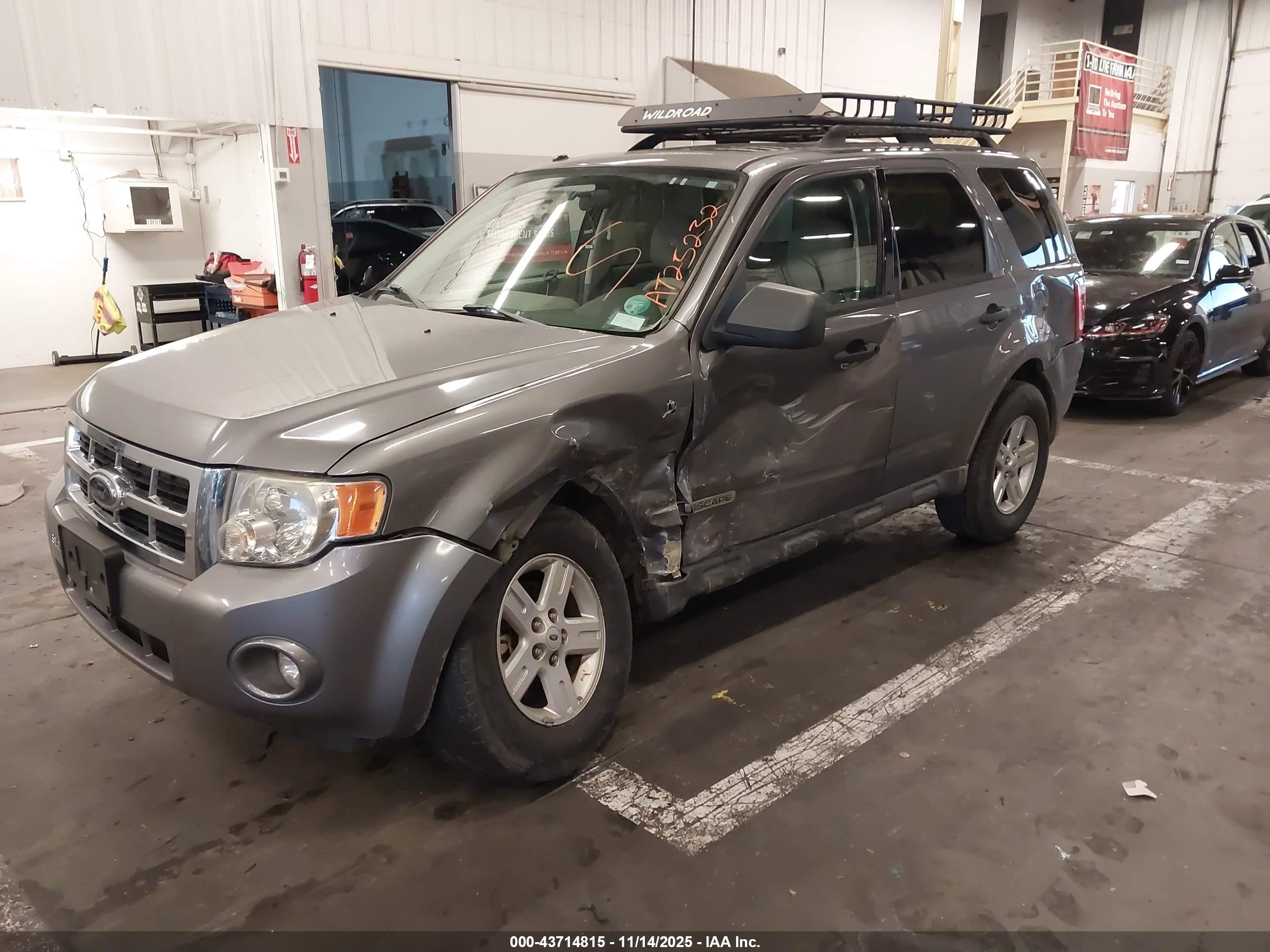 FORD ESCAPE image 2