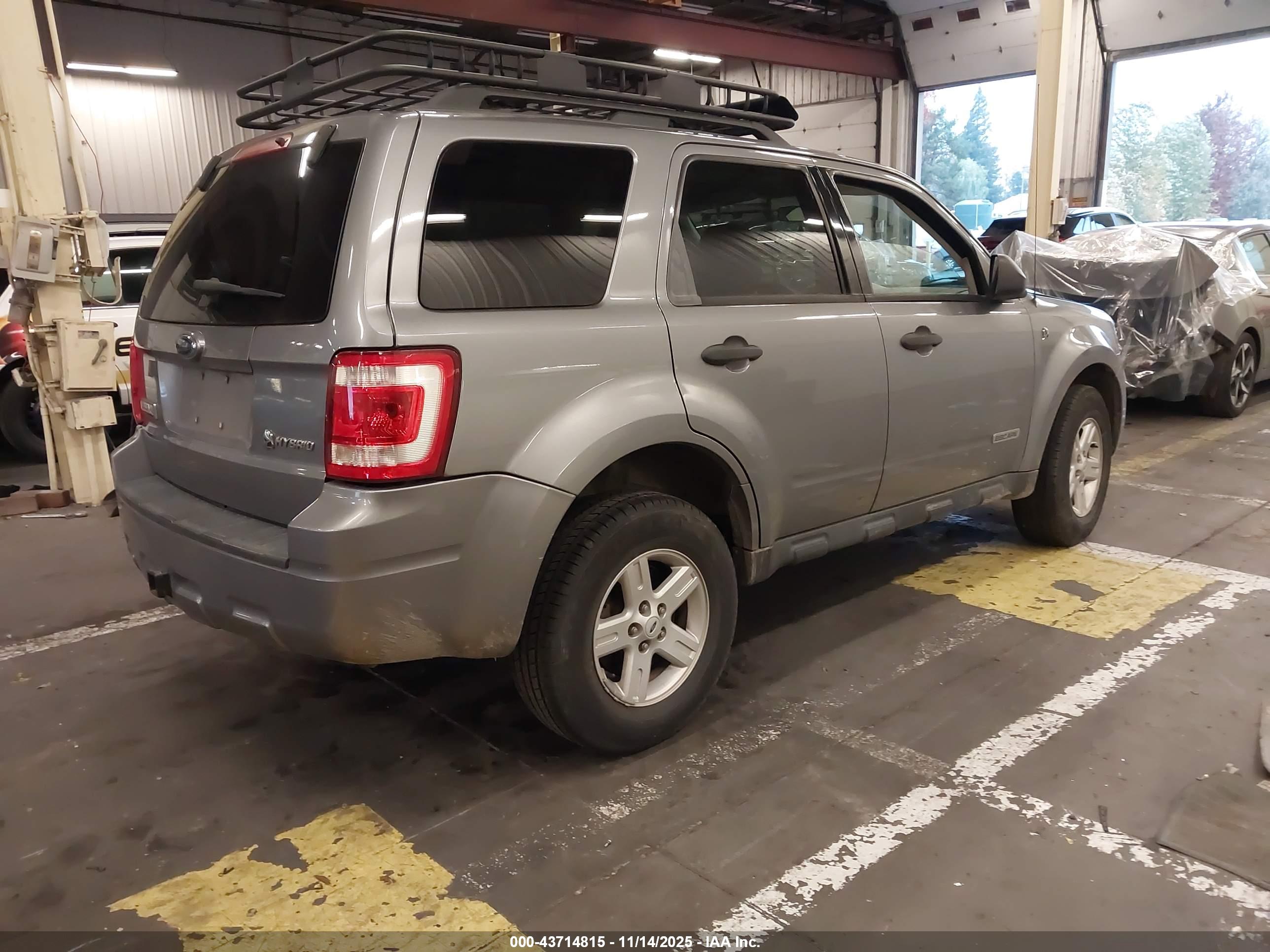 FORD ESCAPE image 4