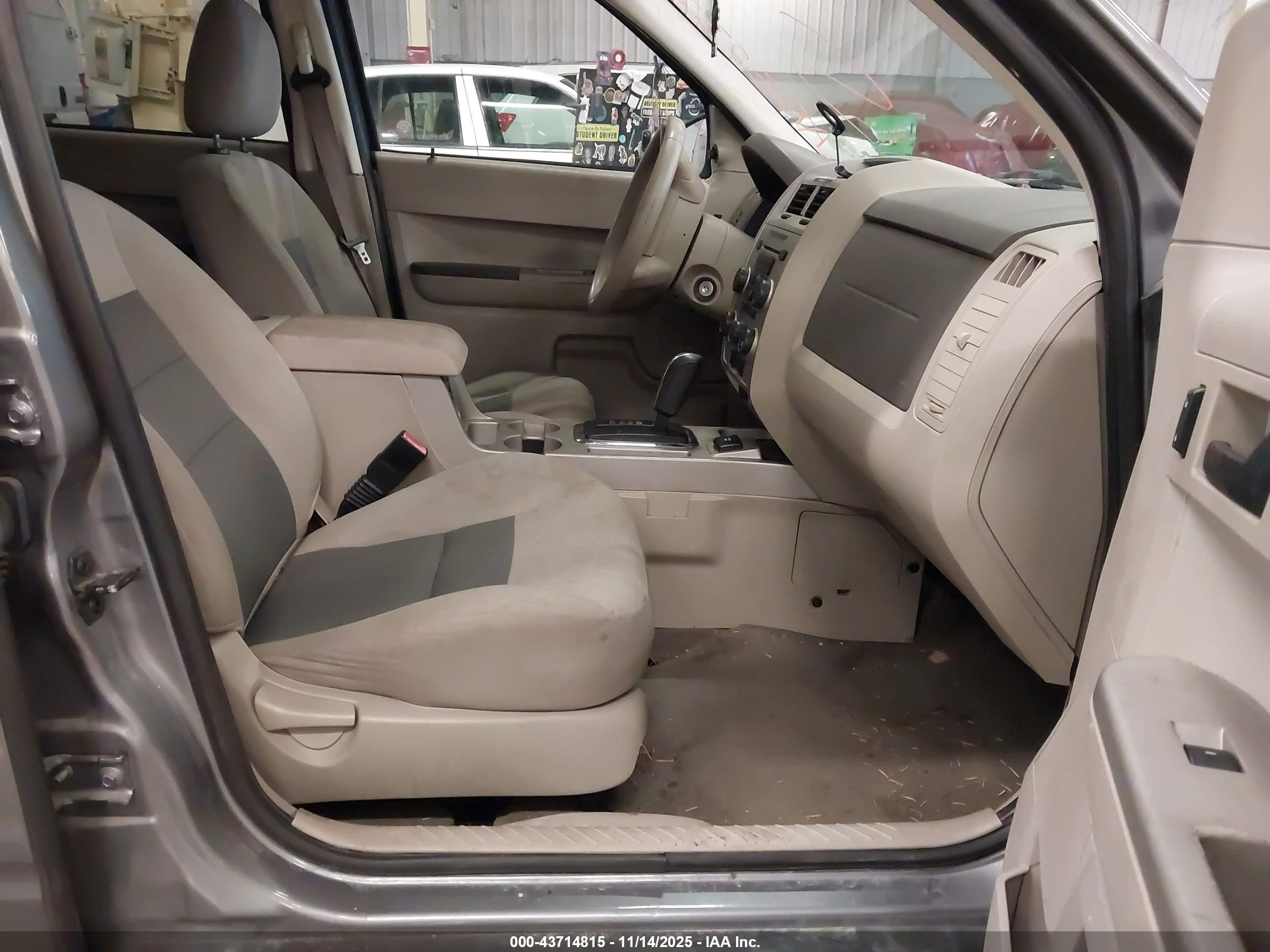 FORD ESCAPE image 5
