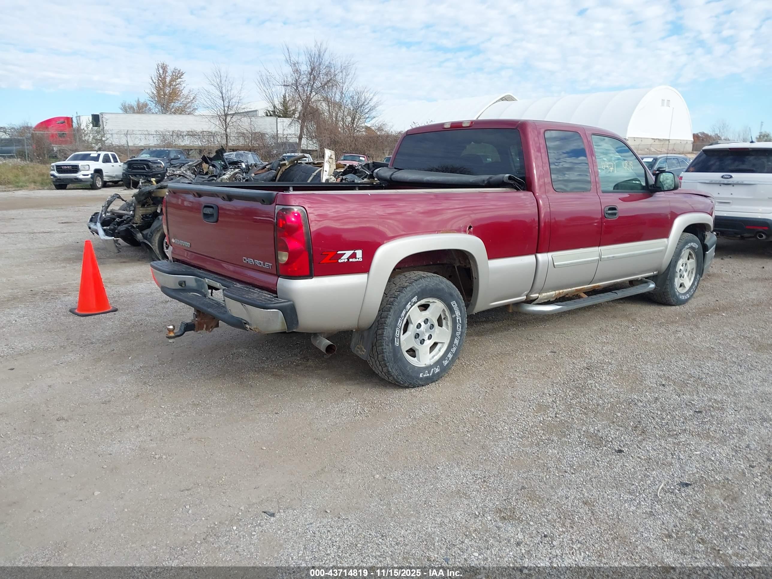 CHEVROLET SILVERADO image 4