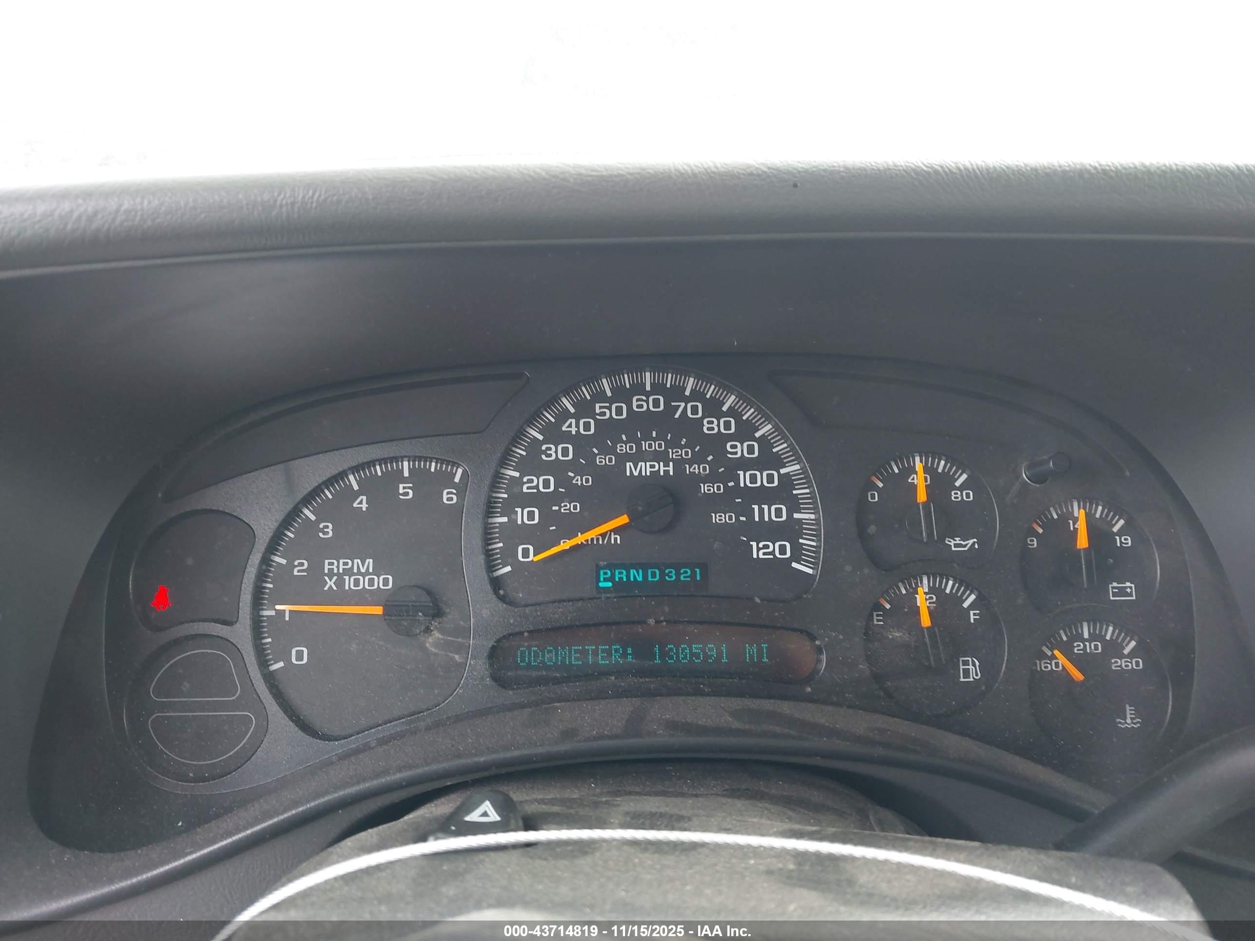 CHEVROLET SILVERADO image 7