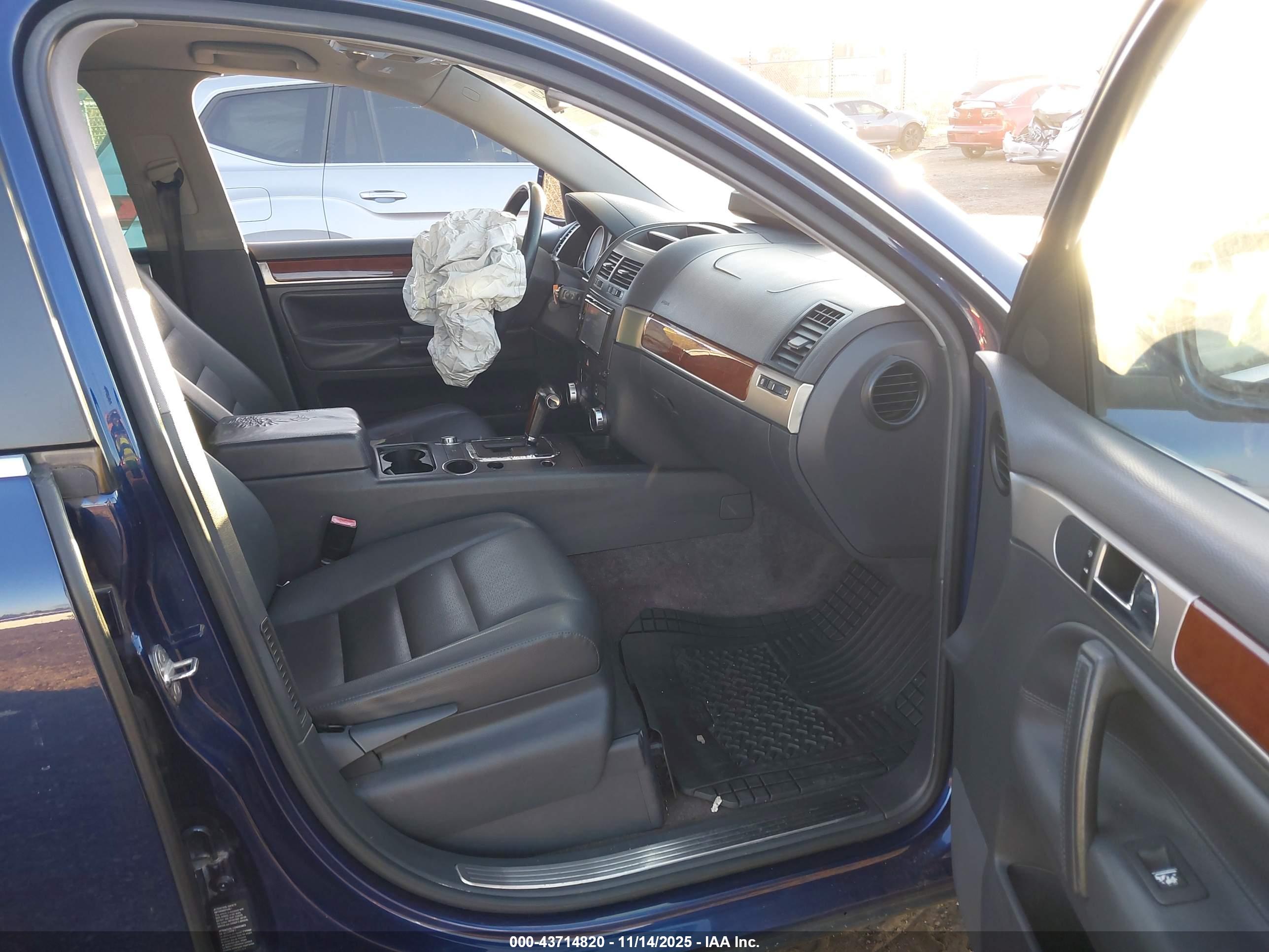 VOLKSWAGEN TOUAREG image 5