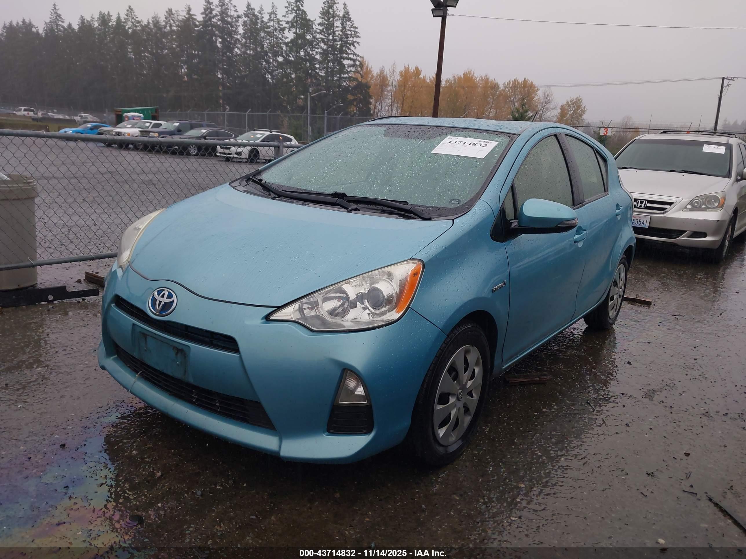 TOYOTA PRIUS image 2
