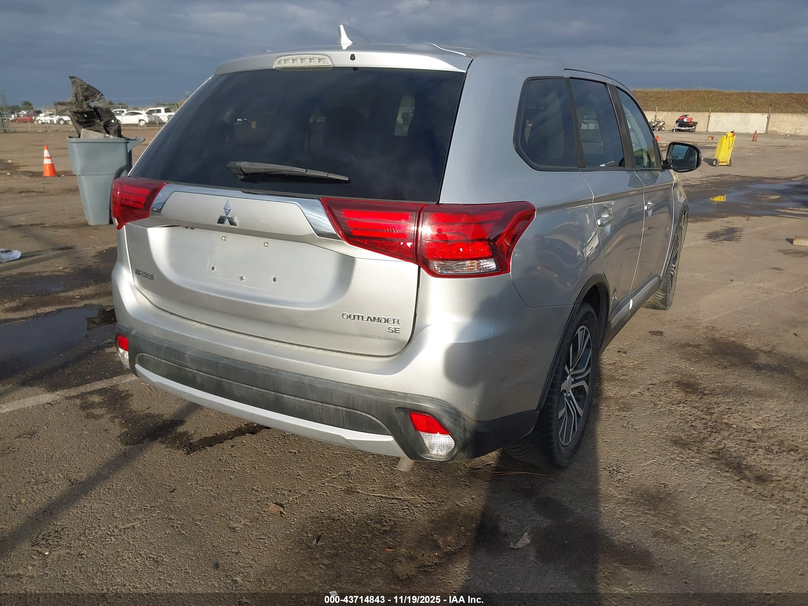 MITSUBISHI OUTLANDER image 4