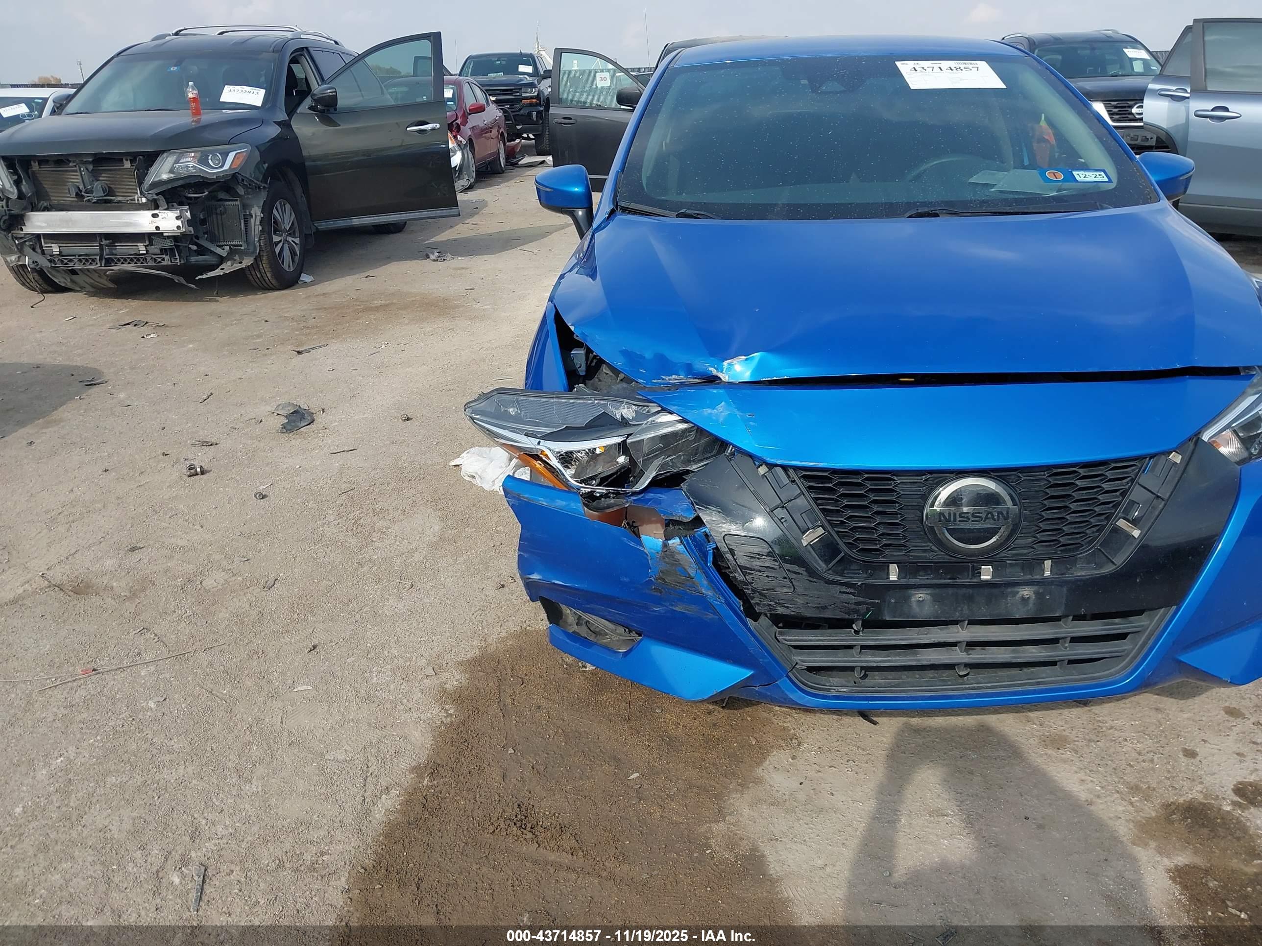 NISSAN VERSA image 6