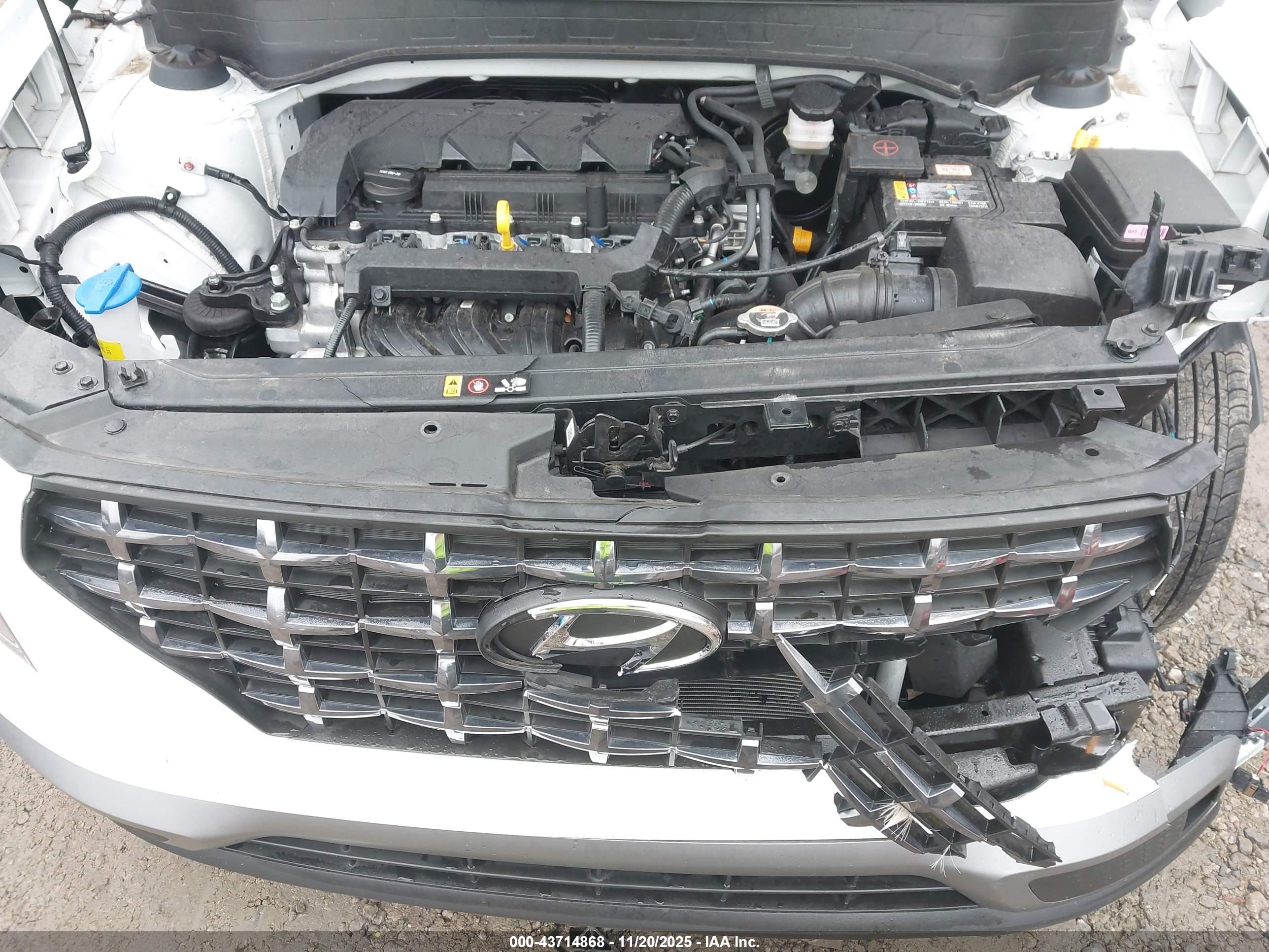 HYUNDAI VENUE image 10