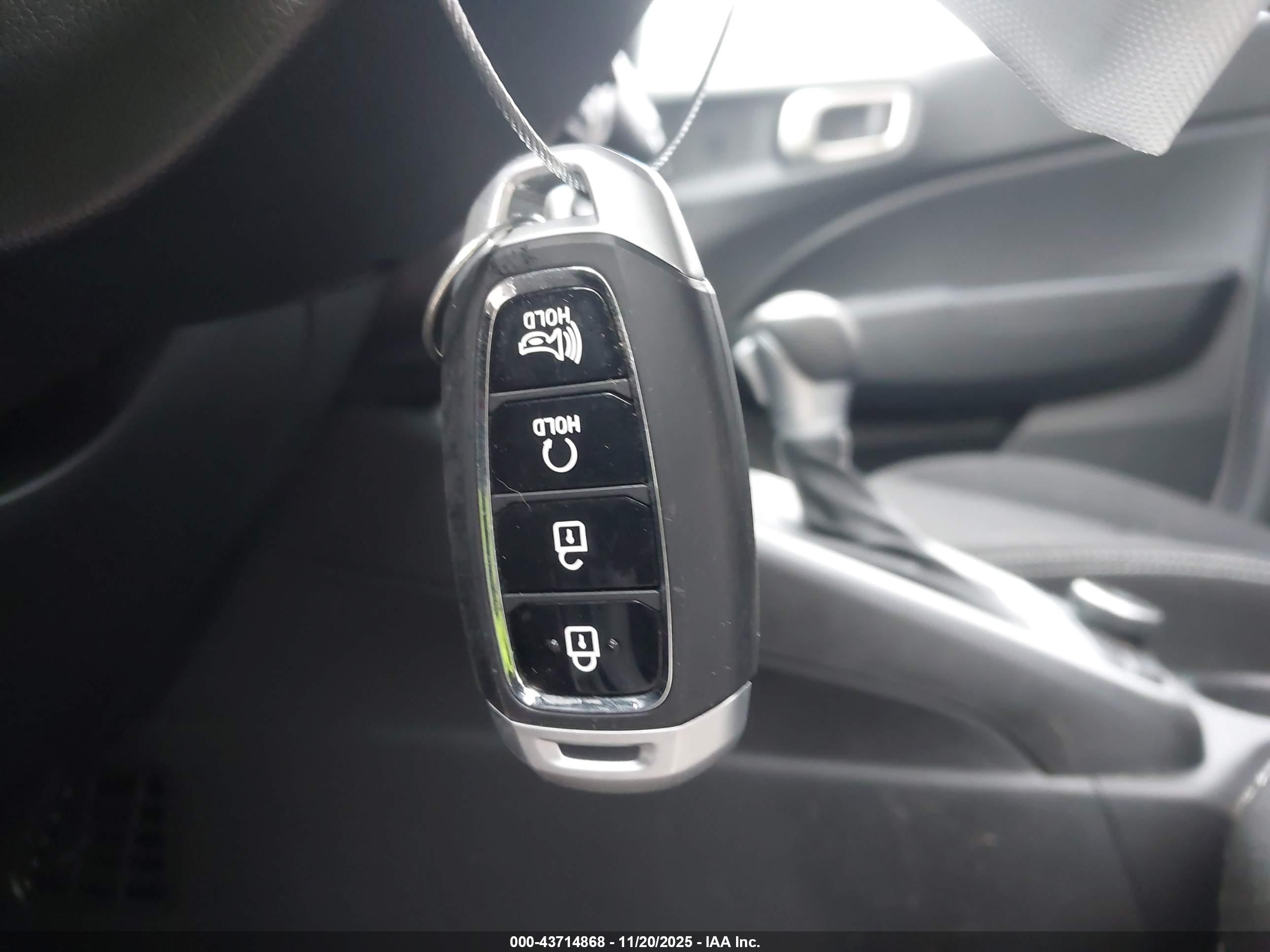 HYUNDAI VENUE image 11