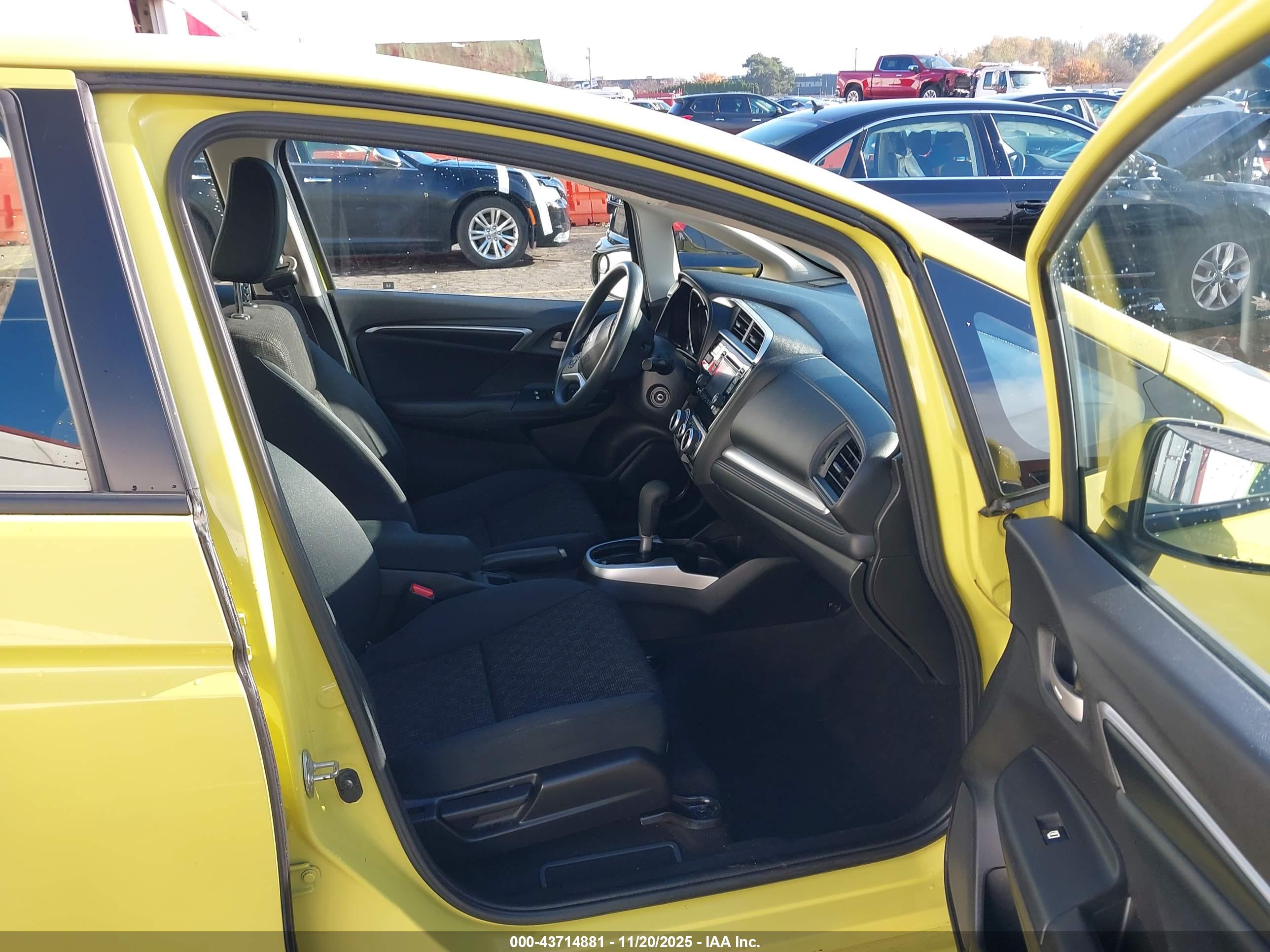 HONDA FIT image 5