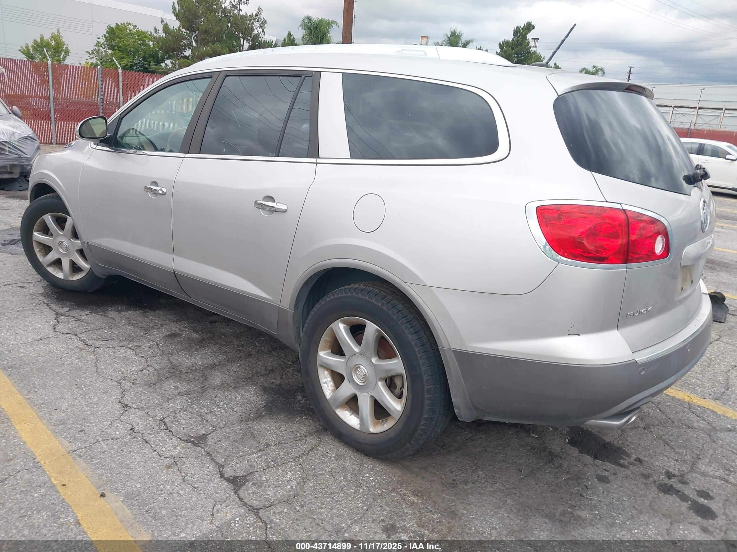 BUICK ENCLAVE image 3