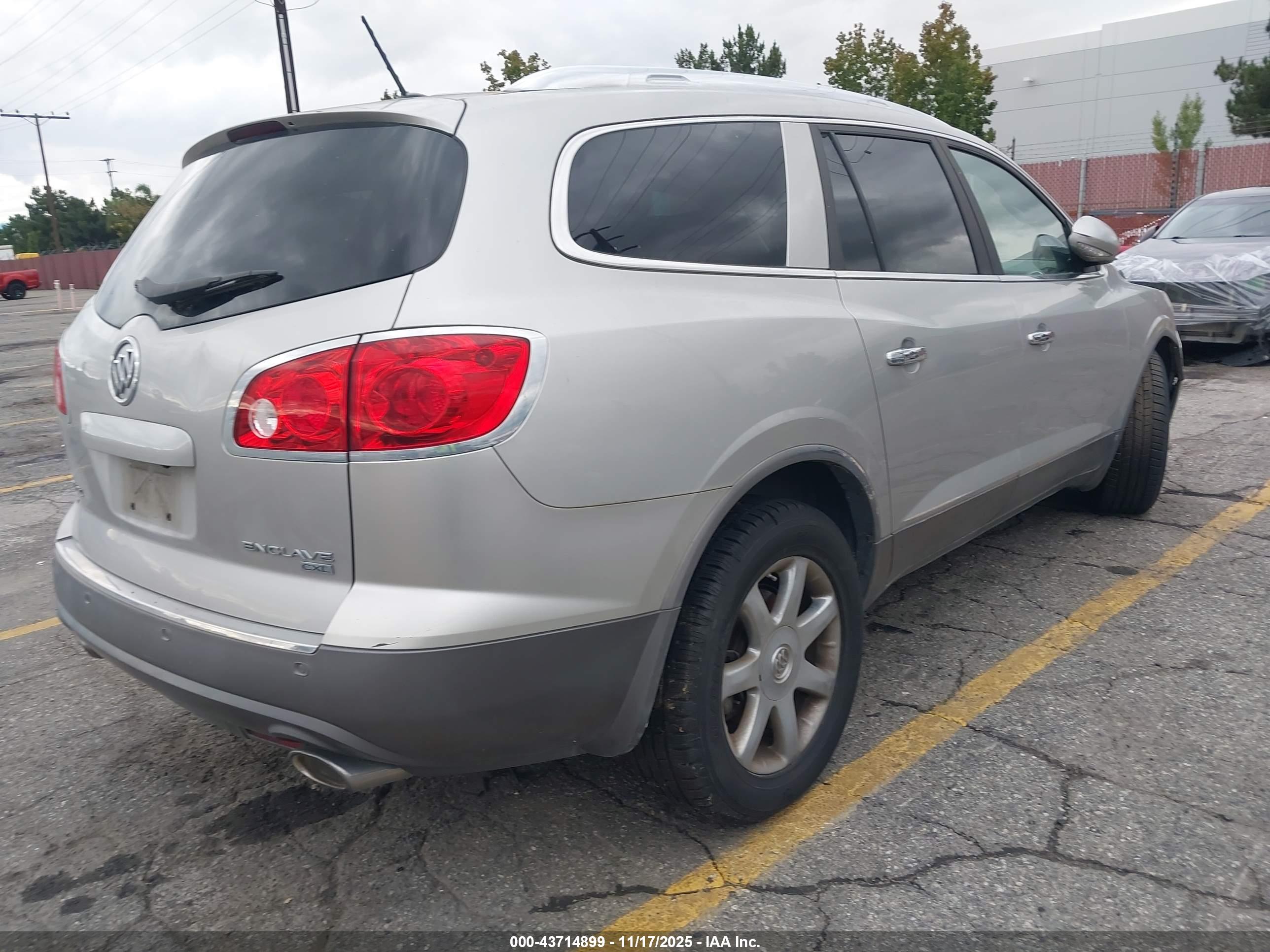BUICK ENCLAVE image 4