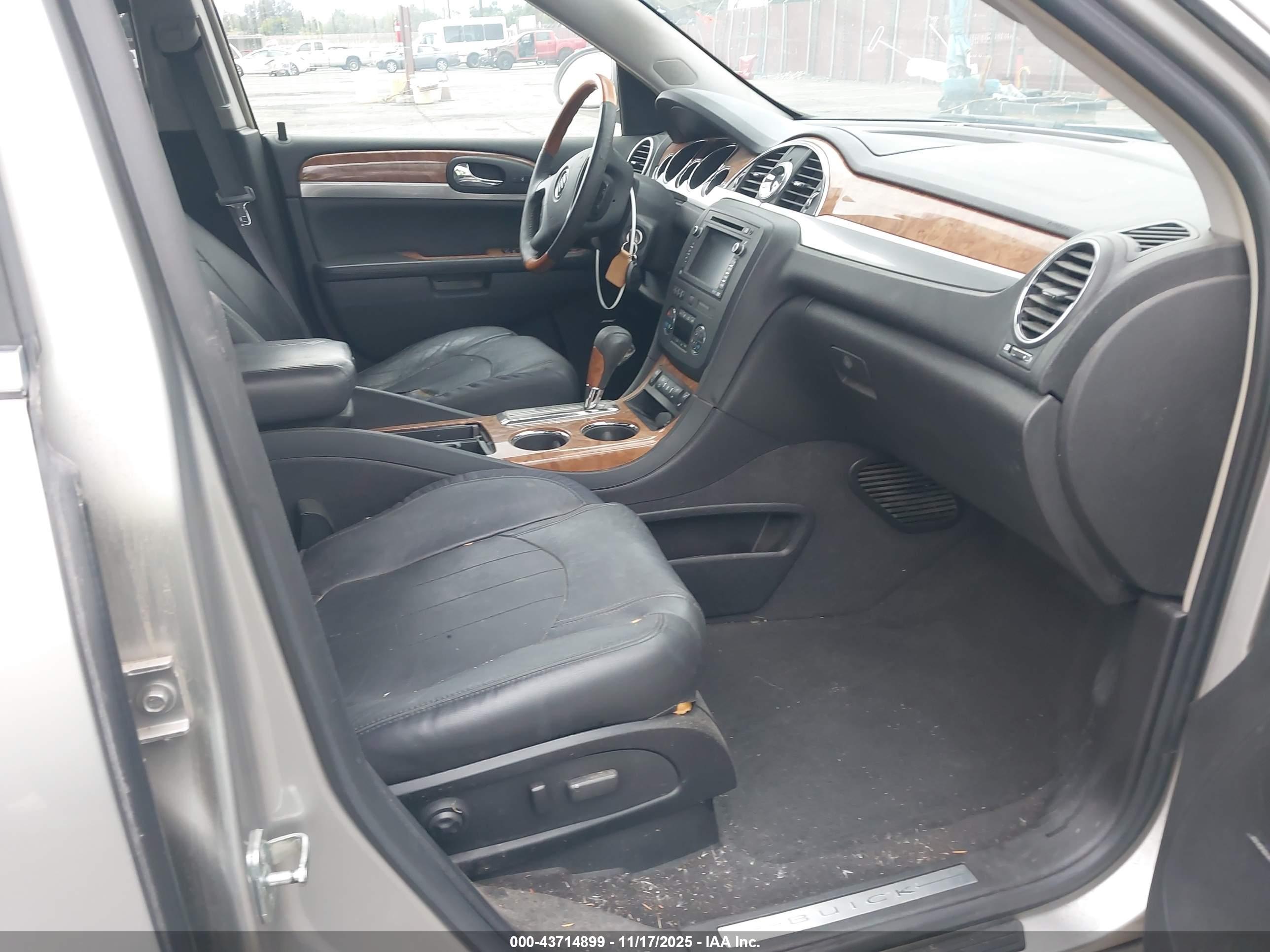 BUICK ENCLAVE image 5