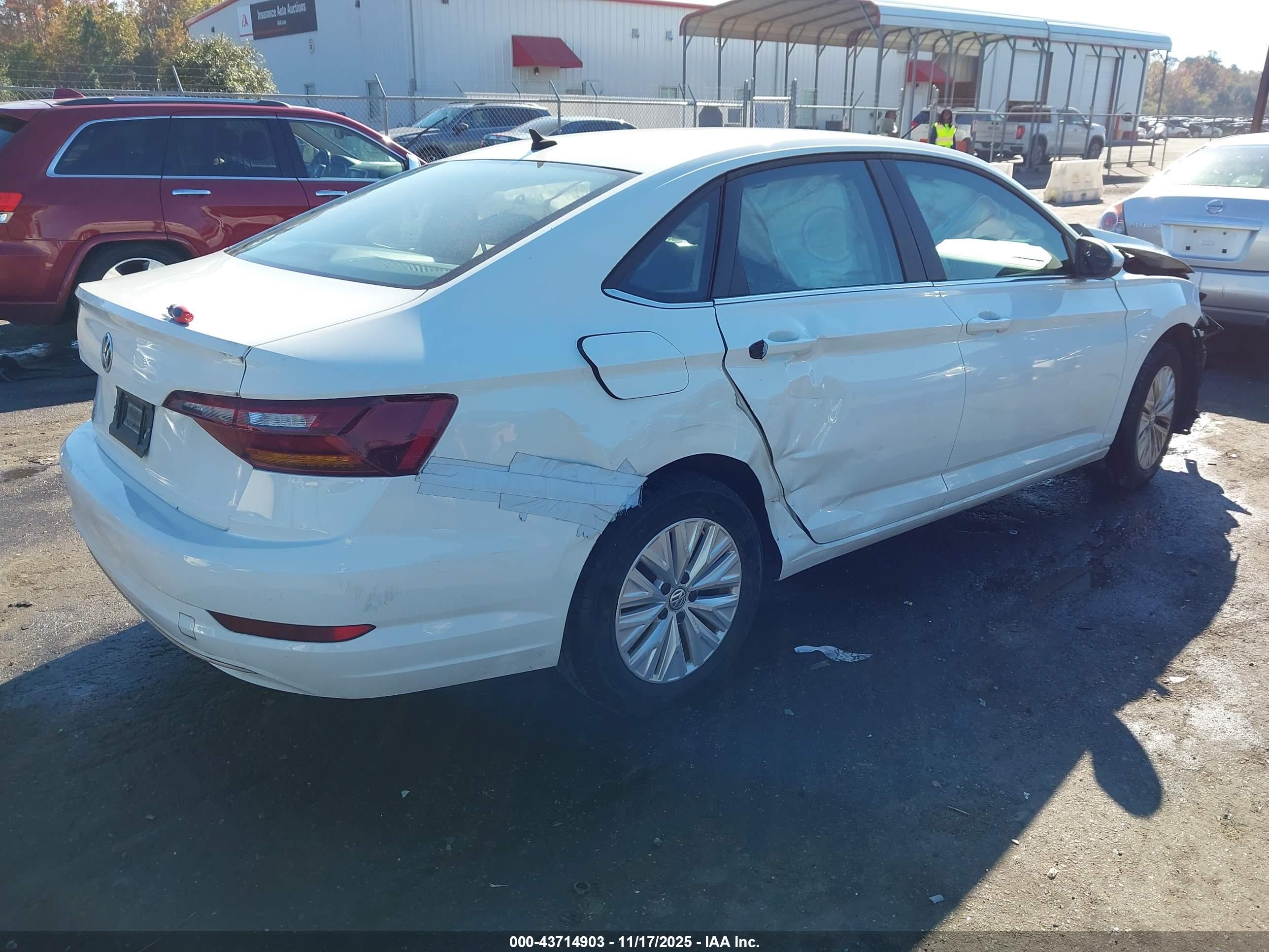 VOLKSWAGEN JETTA image 4