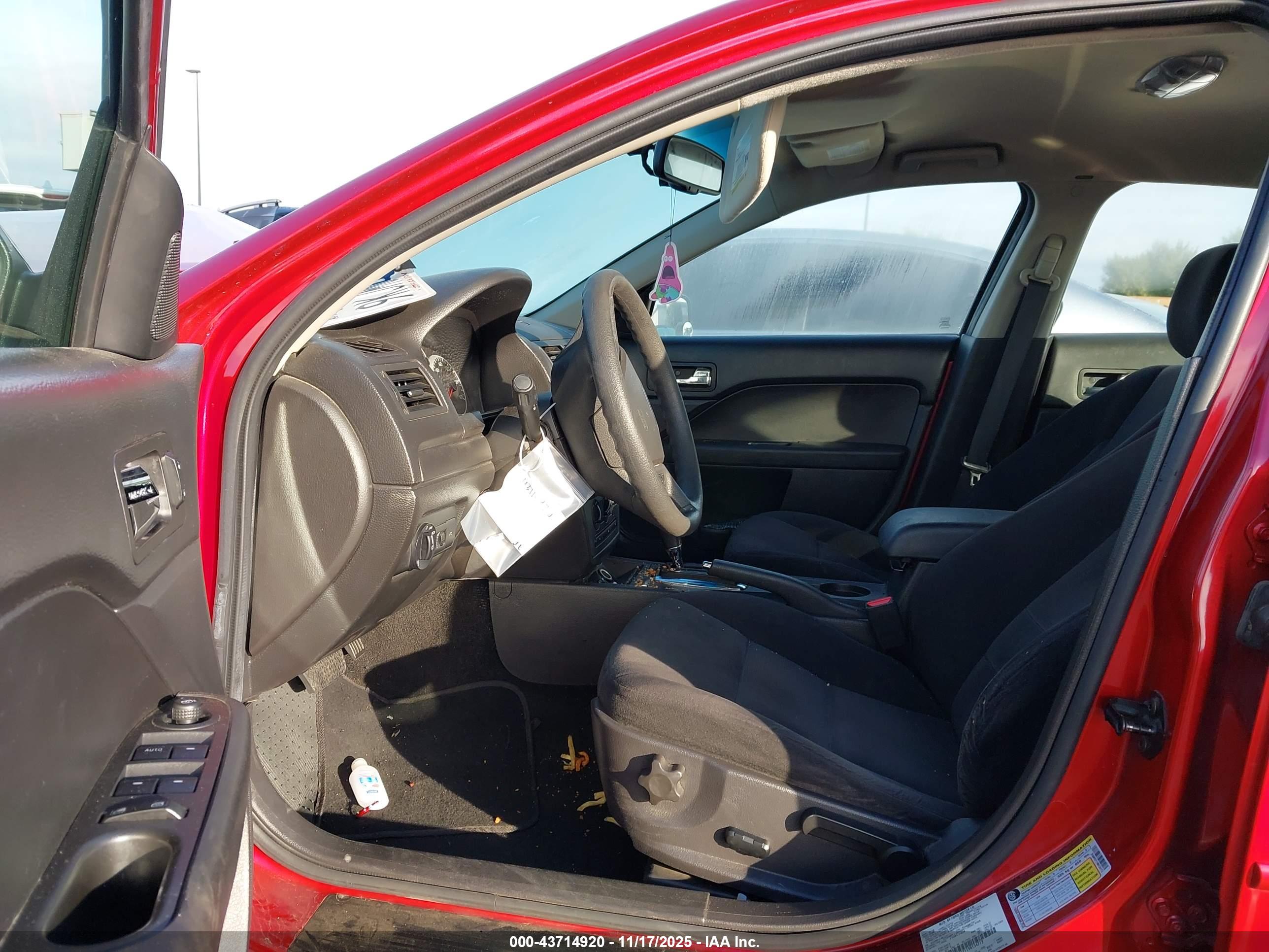 FORD FUSION image 5