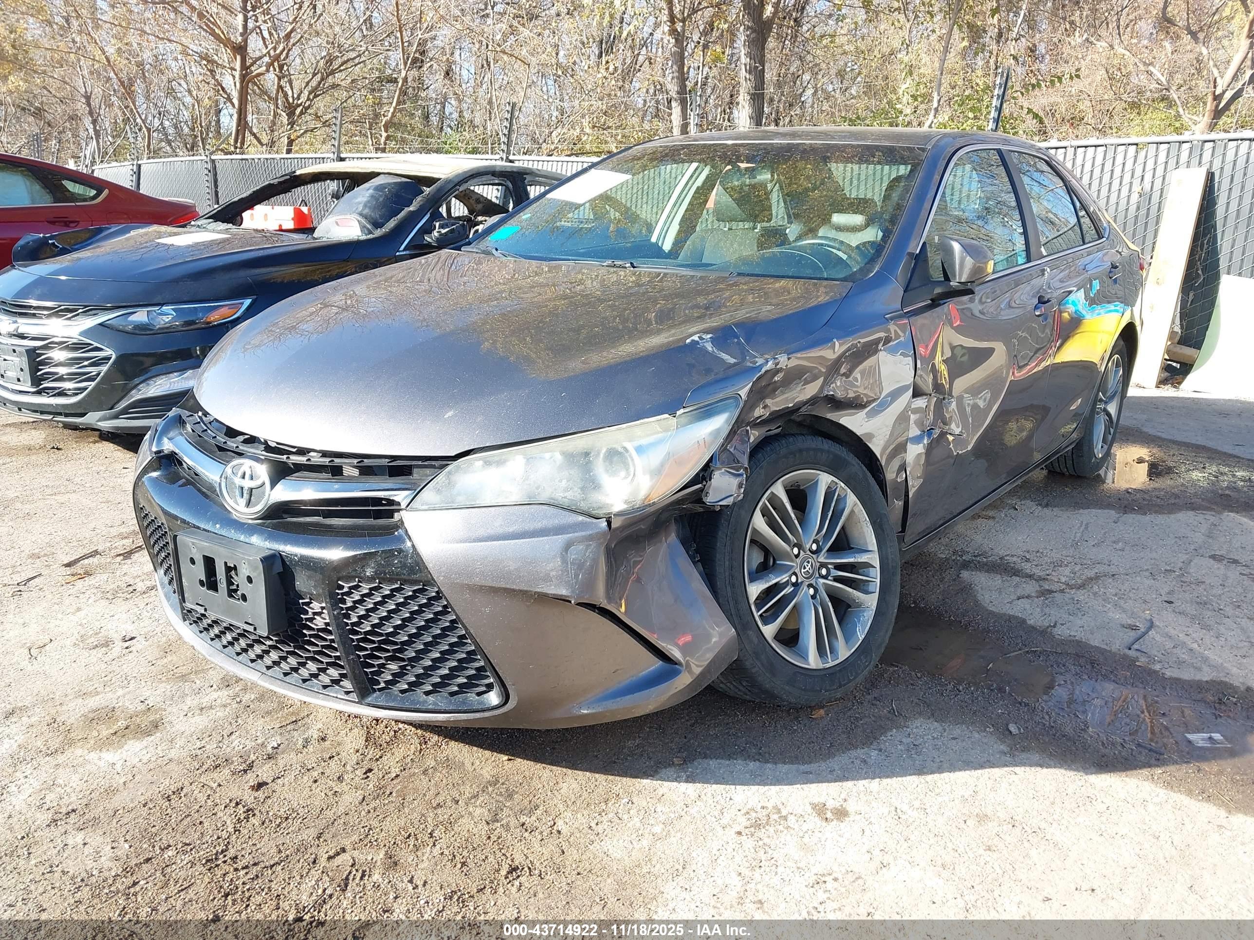 TOYOTA CAMRY image 2