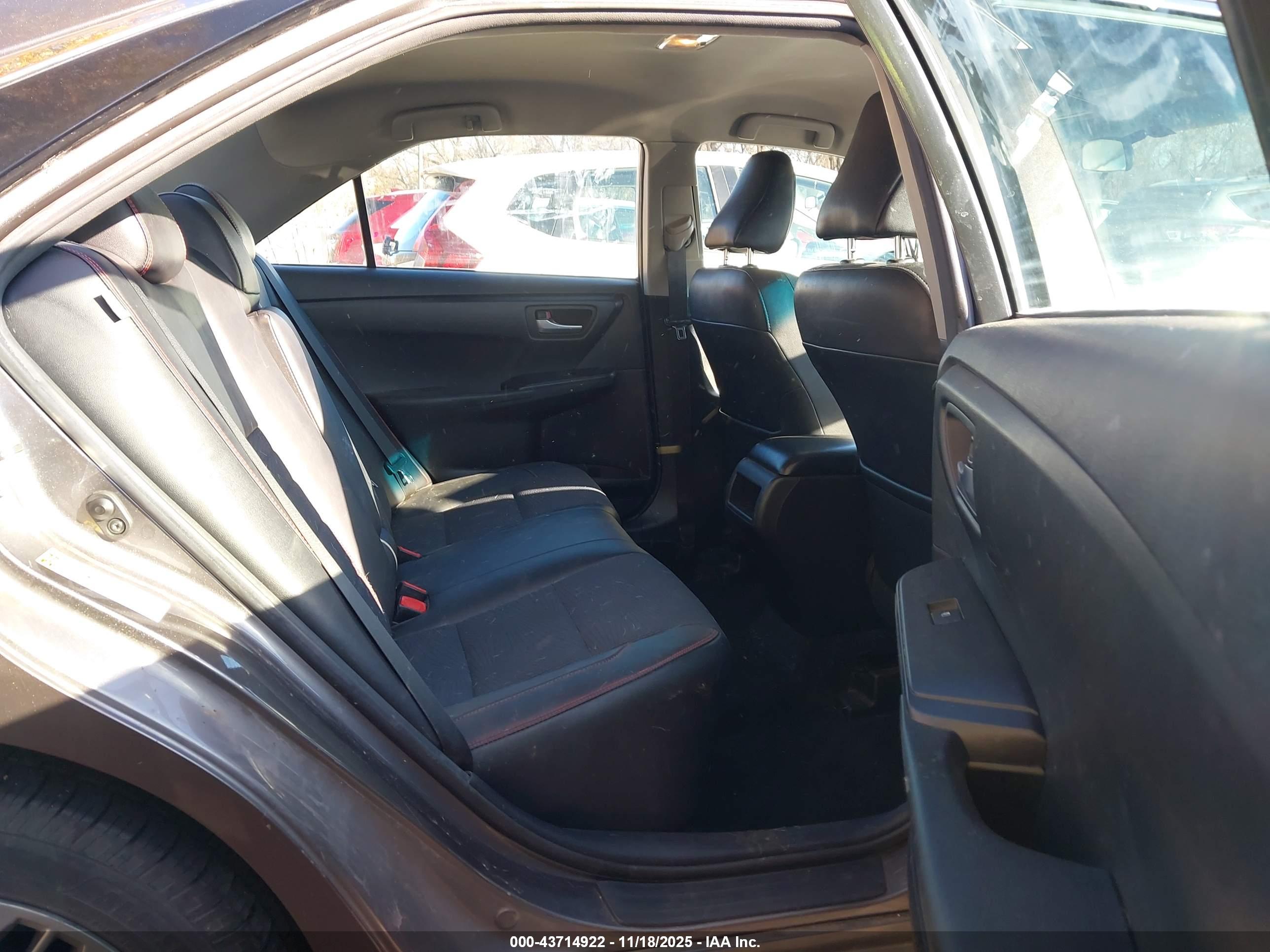 TOYOTA CAMRY image 8