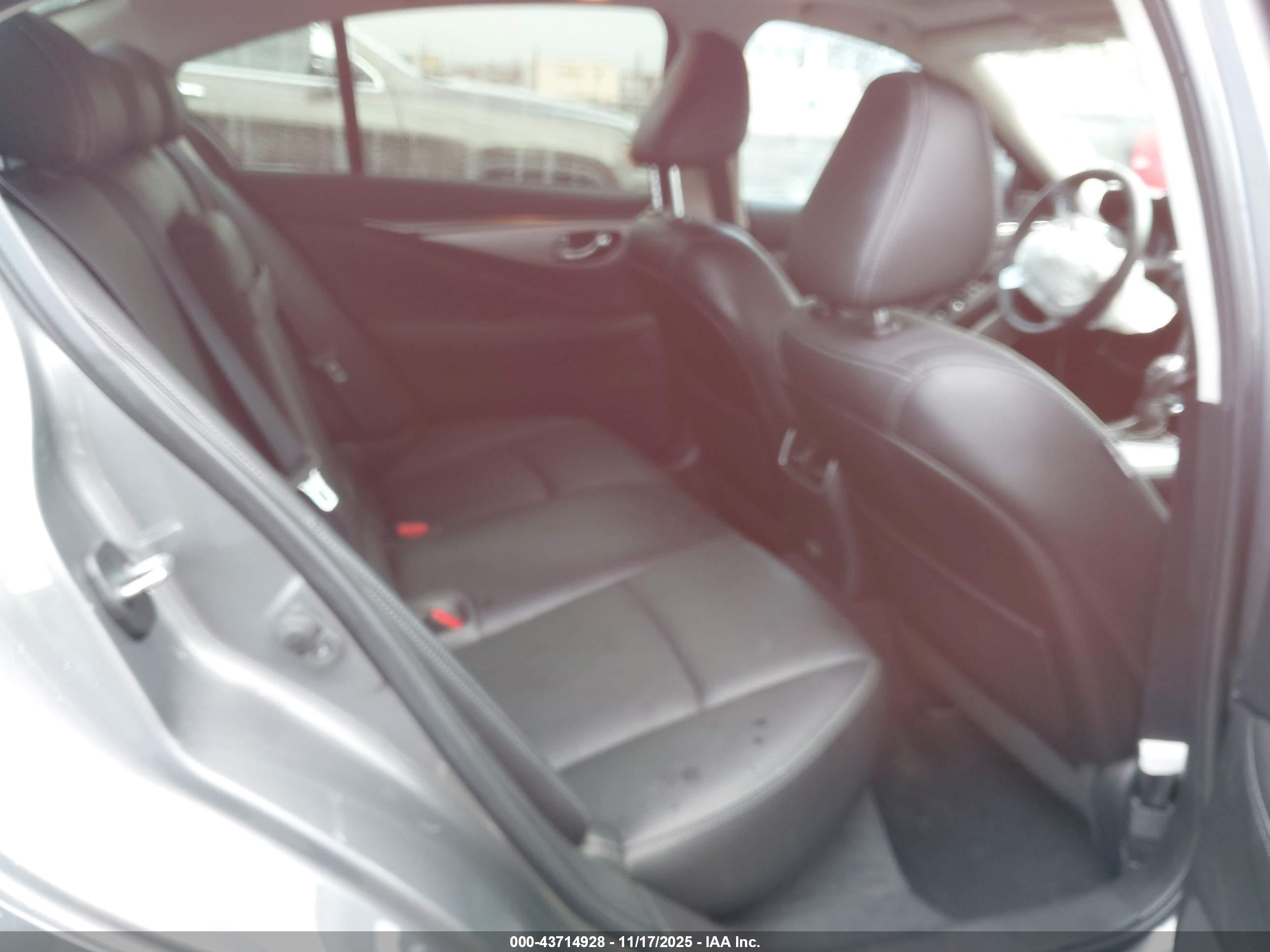 INFINITI Q50 image 8