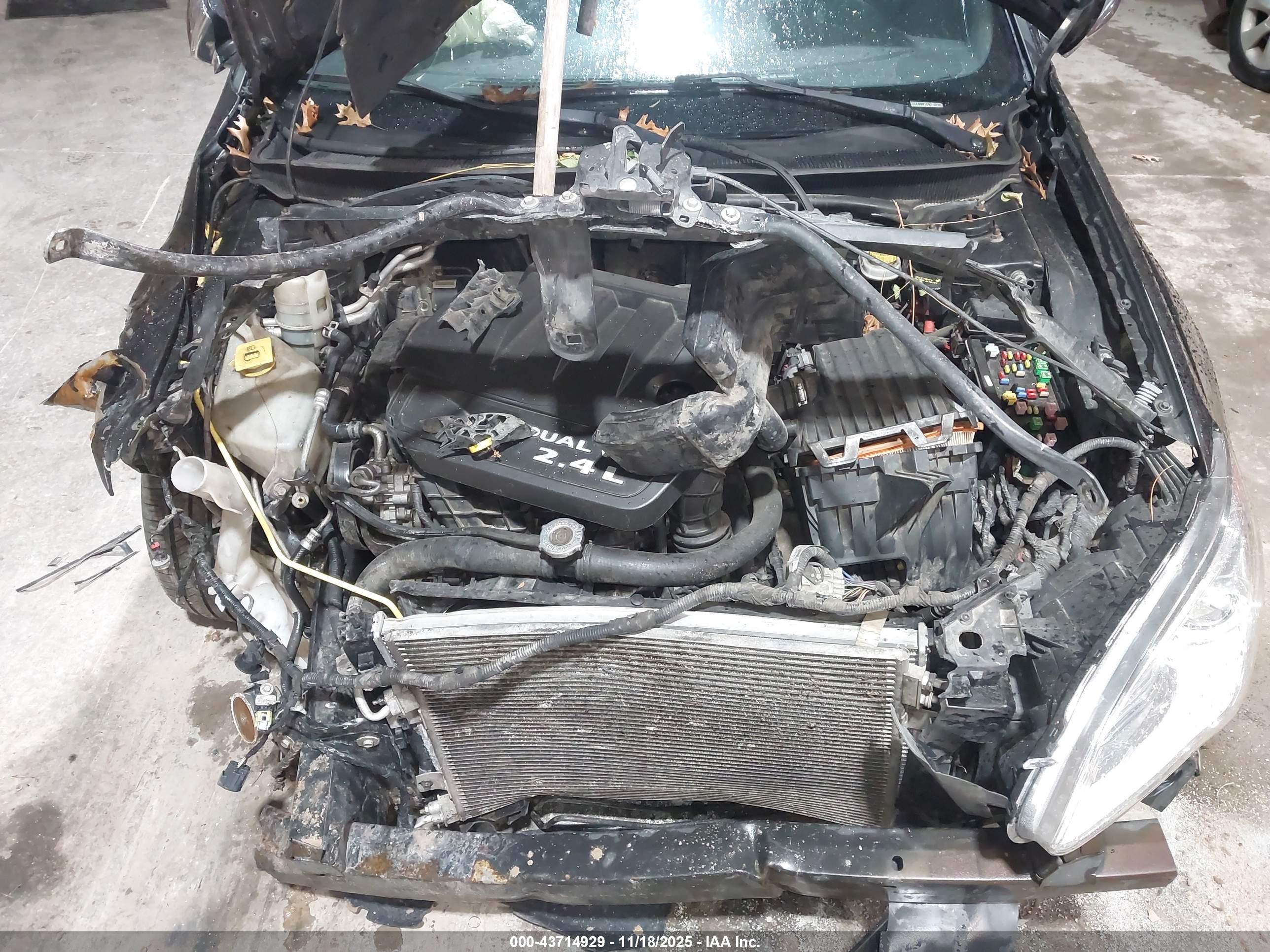 CHRYSLER 200 image 10