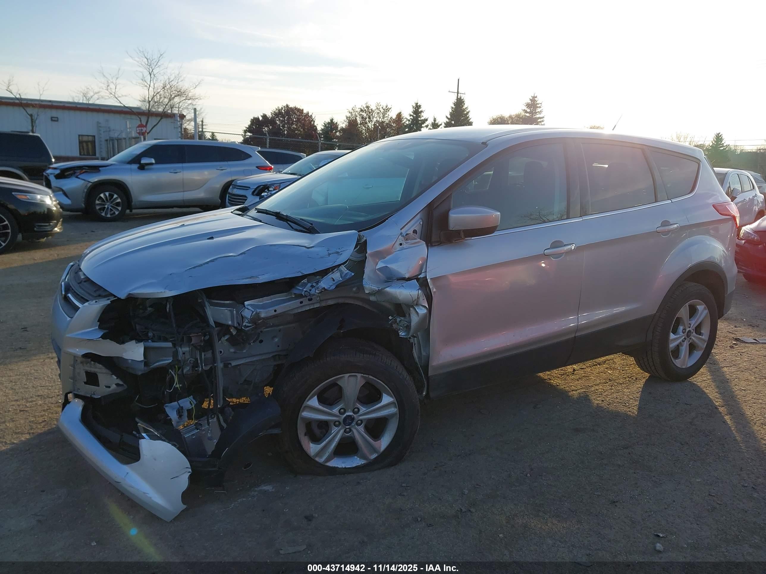 FORD ESCAPE image 2