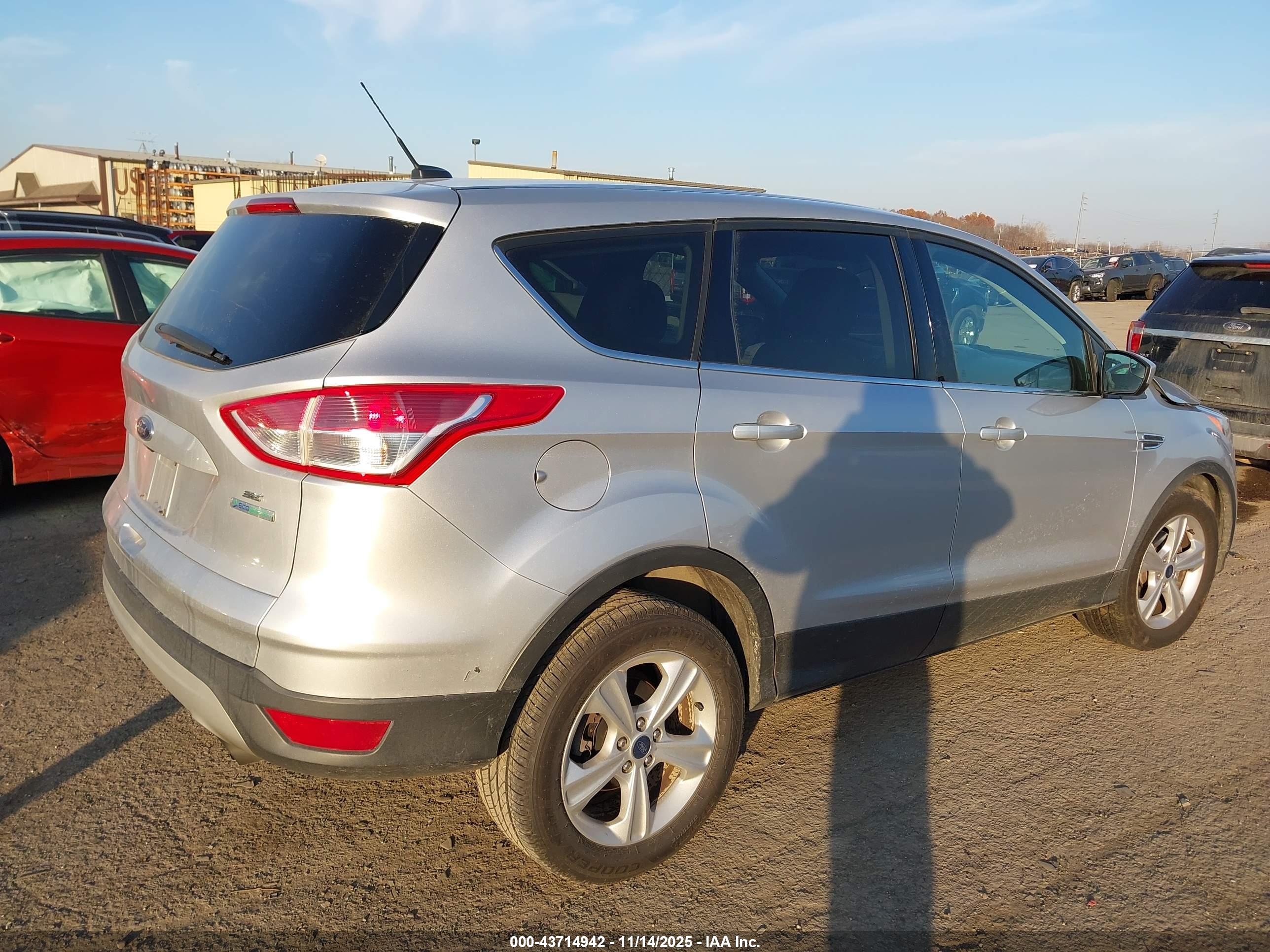 FORD ESCAPE image 4