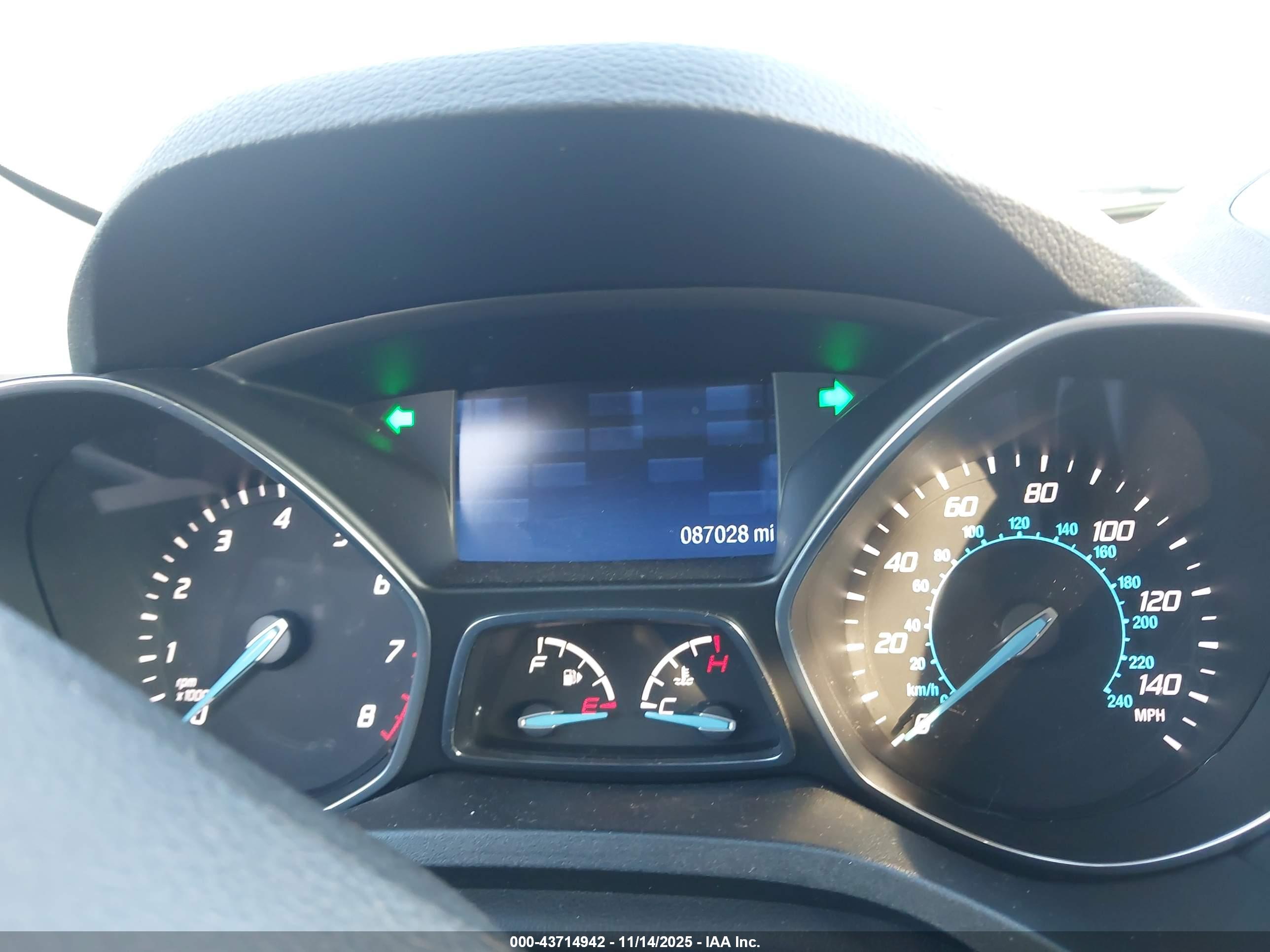 FORD ESCAPE image 7