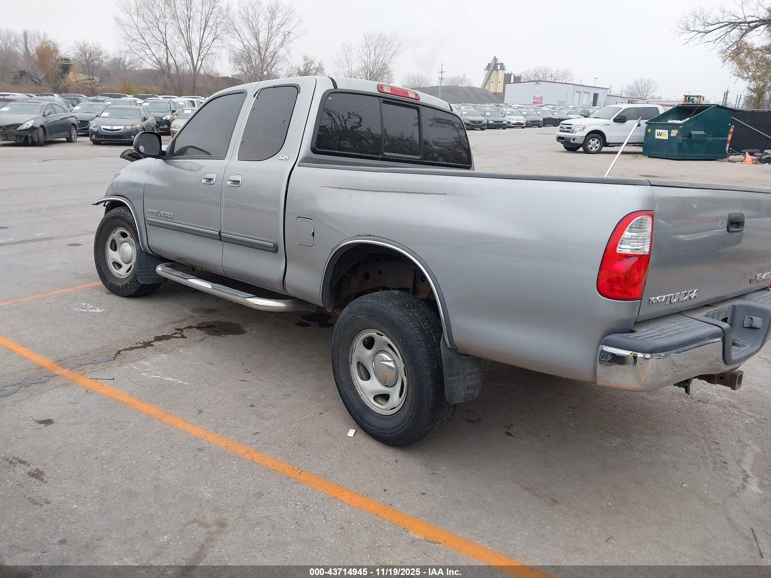 TOYOTA TUNDRA image 3
