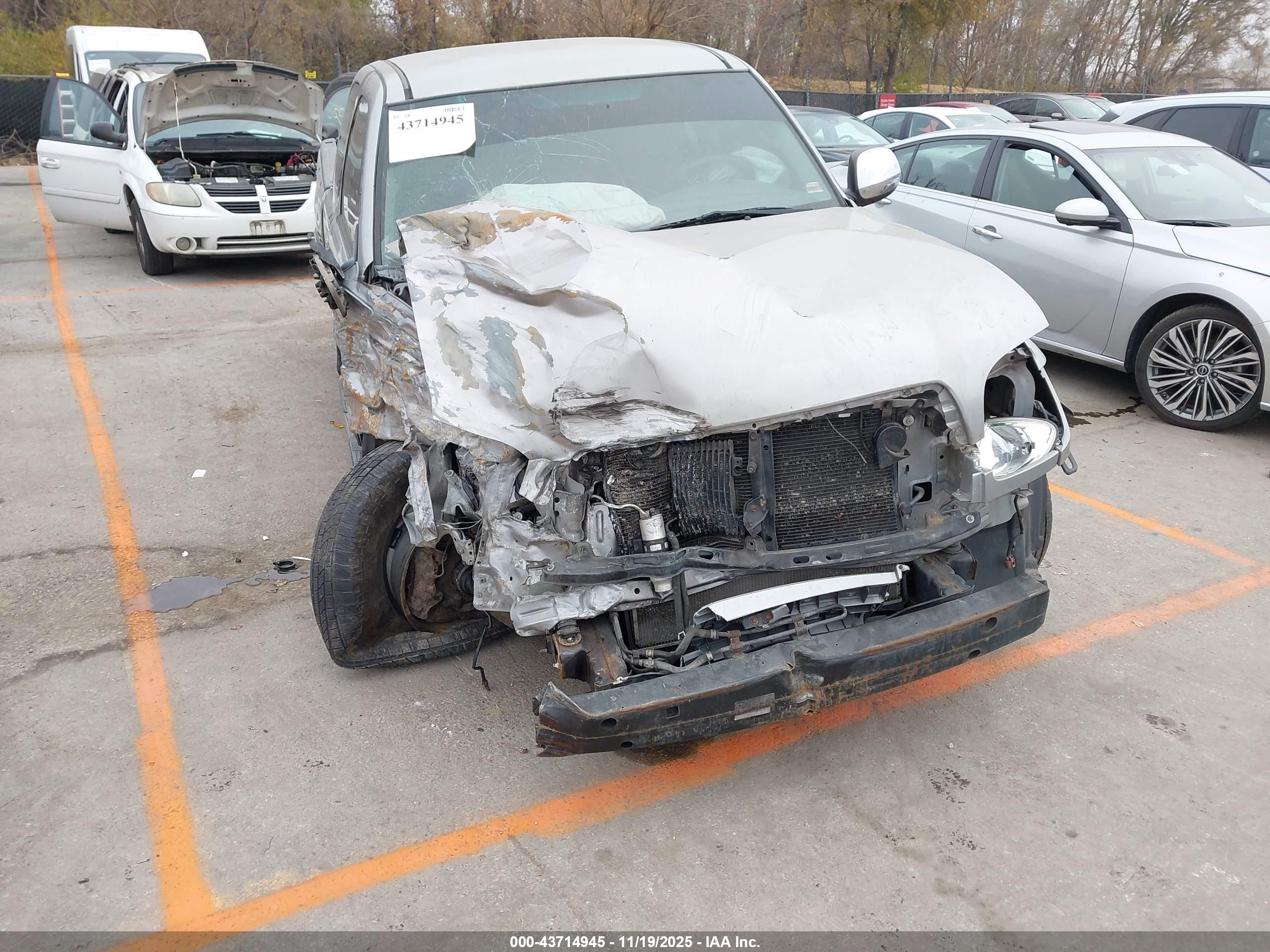 TOYOTA TUNDRA image 6