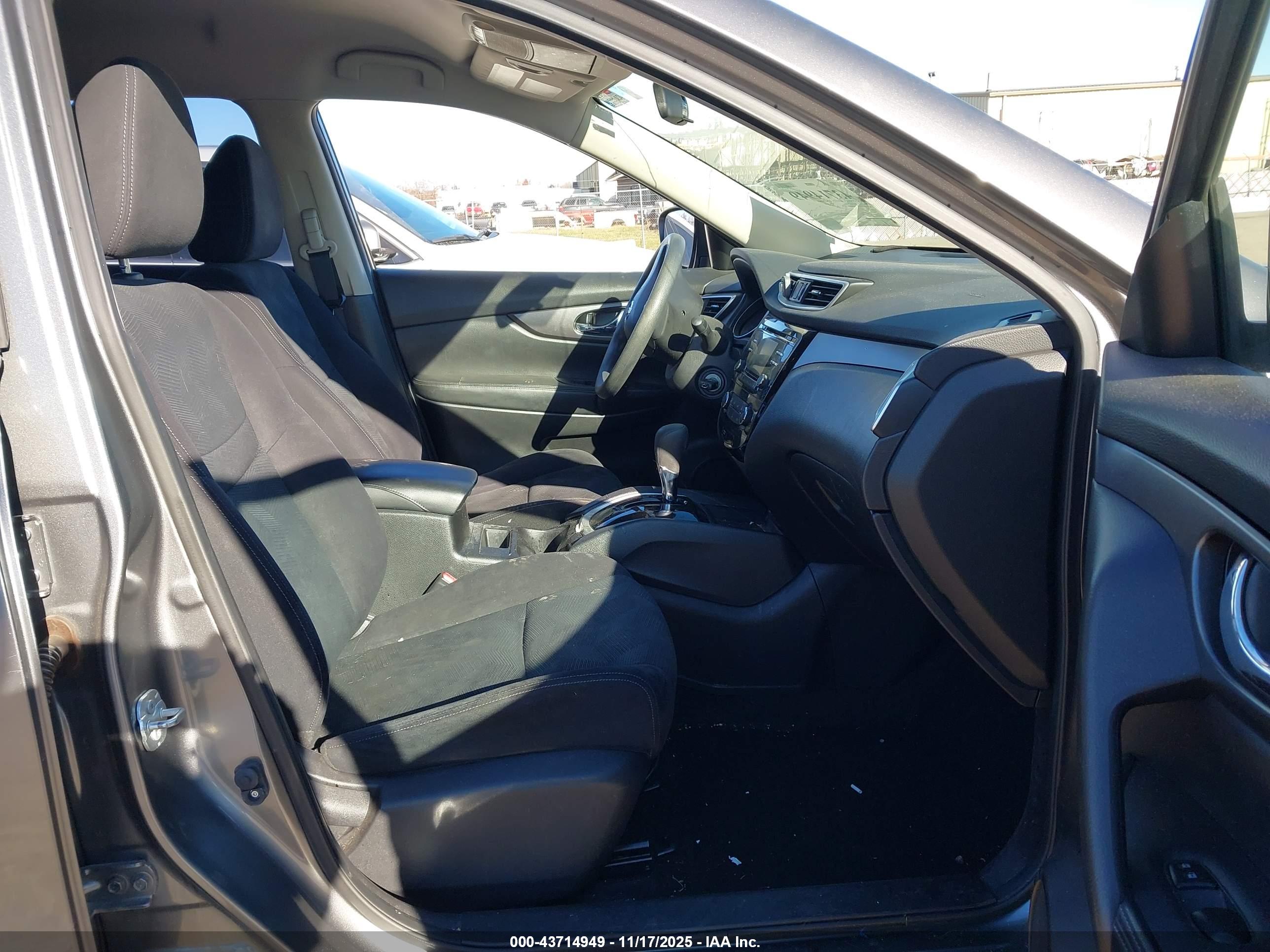 NISSAN ROGUE image 5