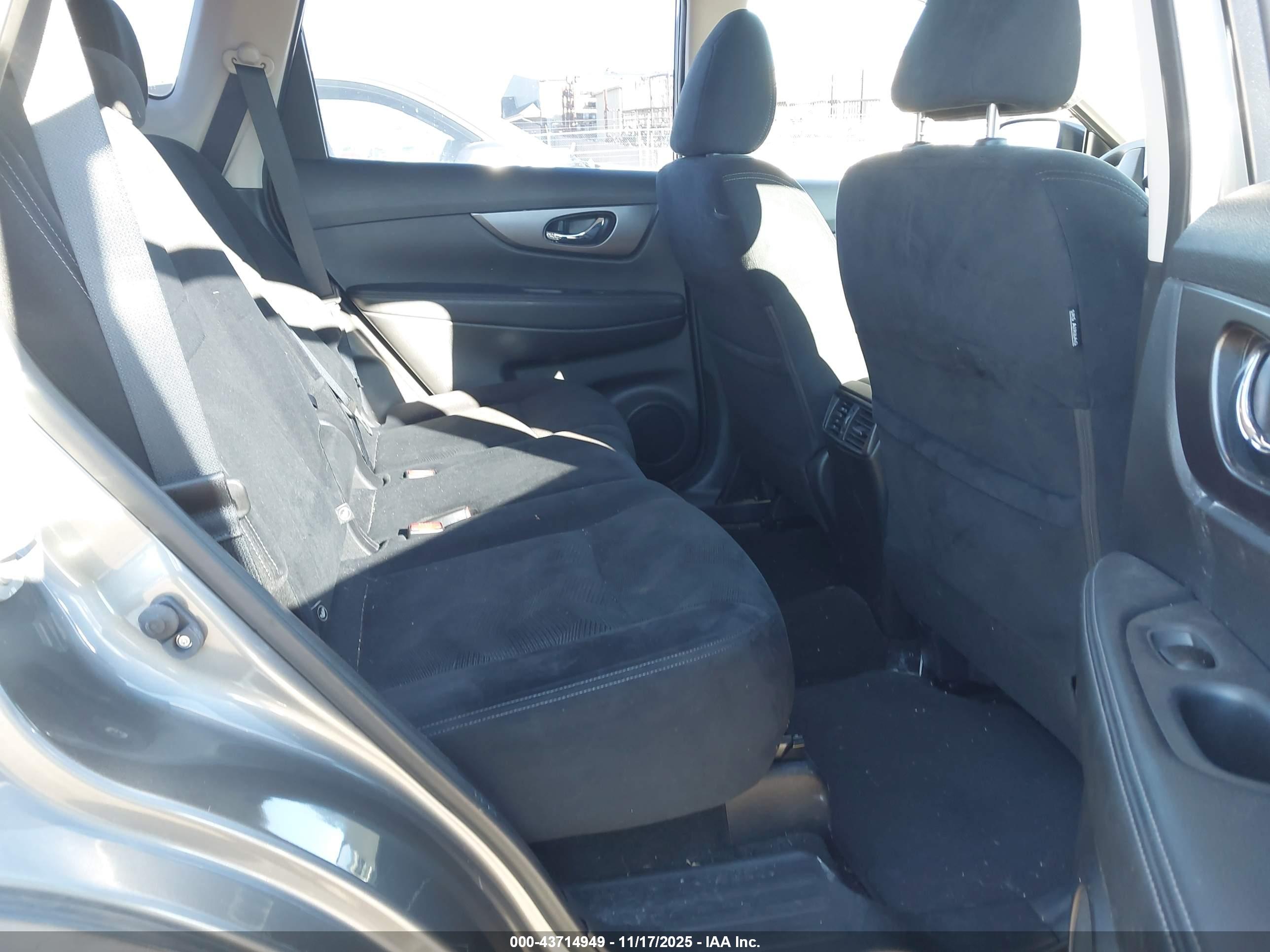 NISSAN ROGUE image 8