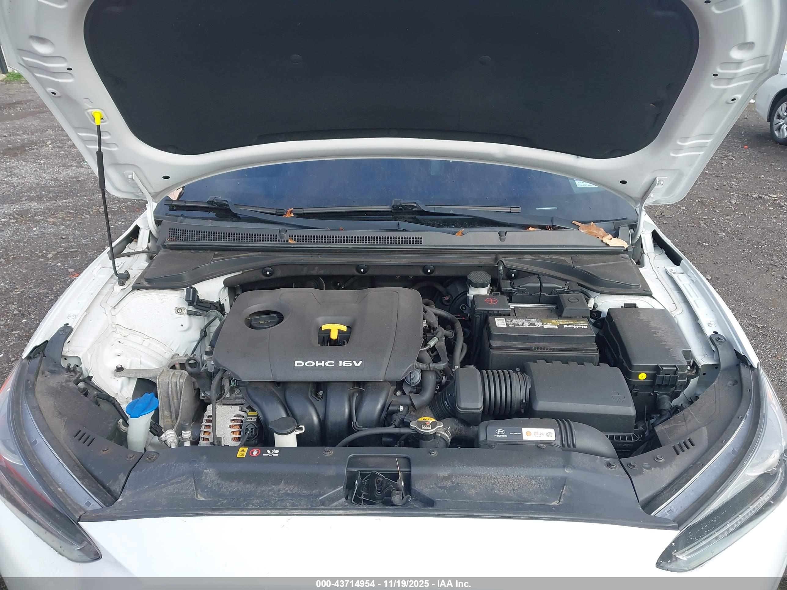 HYUNDAI VELOSTER image 10