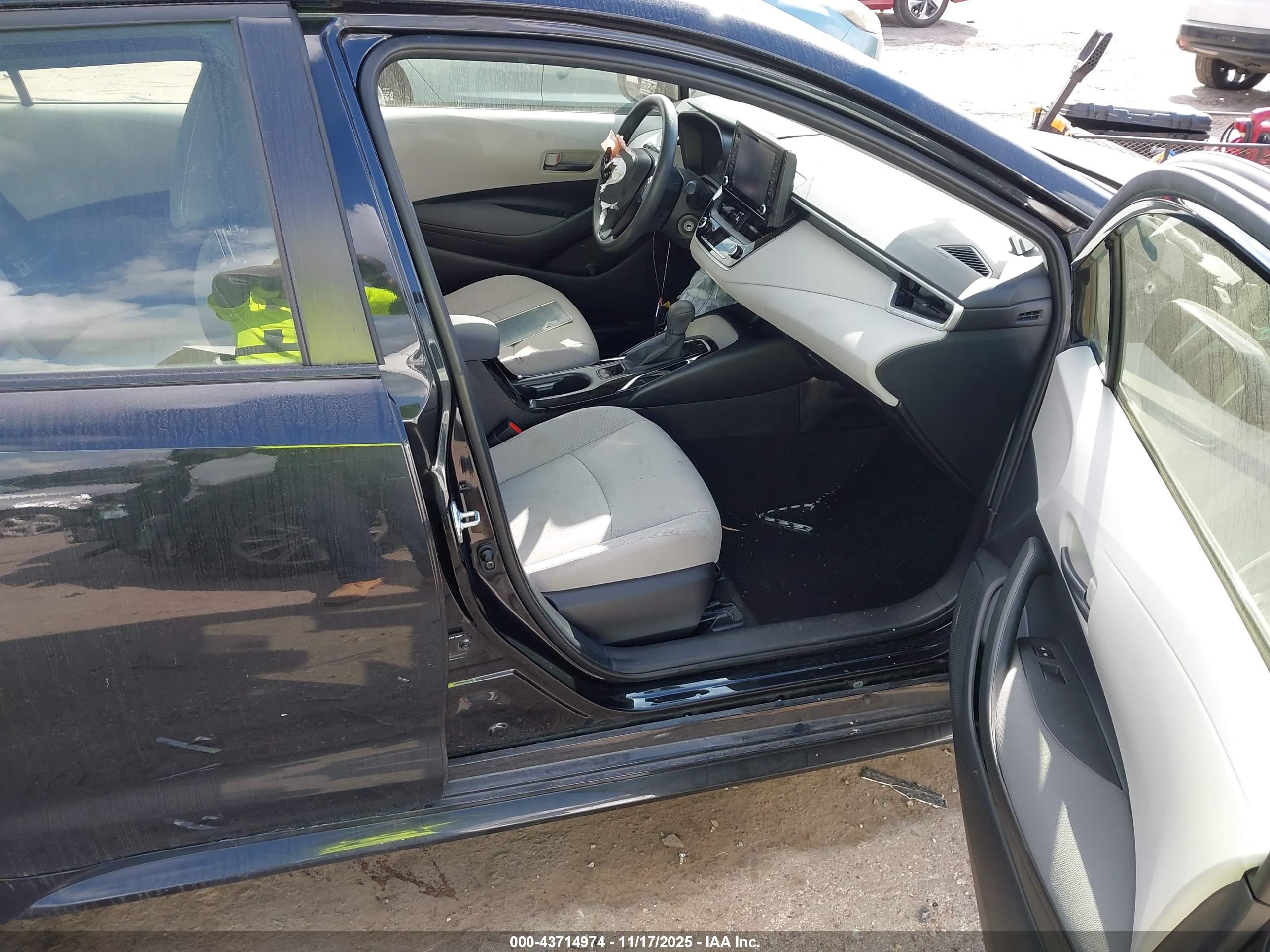 TOYOTA COROLLA image 5