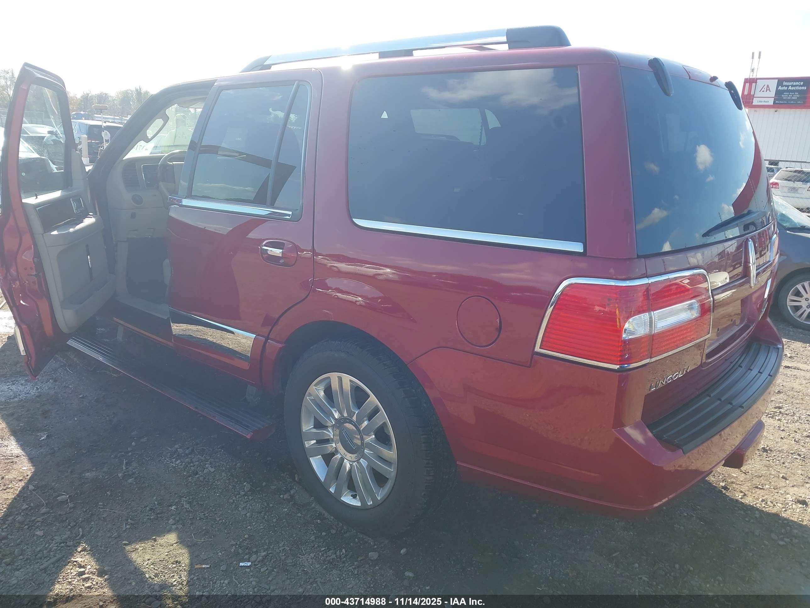 LINCOLN NAVIGATOR image 3