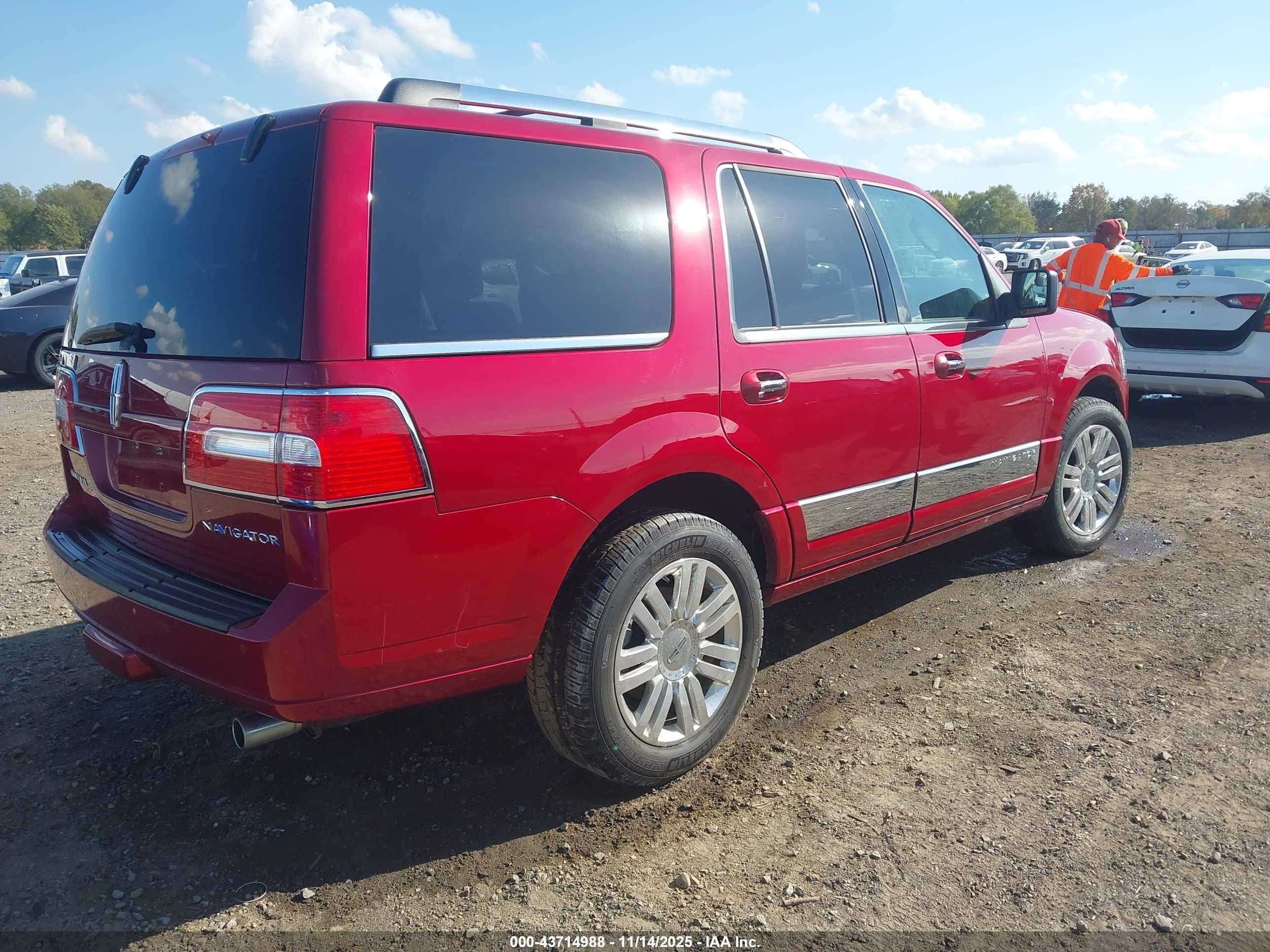 LINCOLN NAVIGATOR image 4
