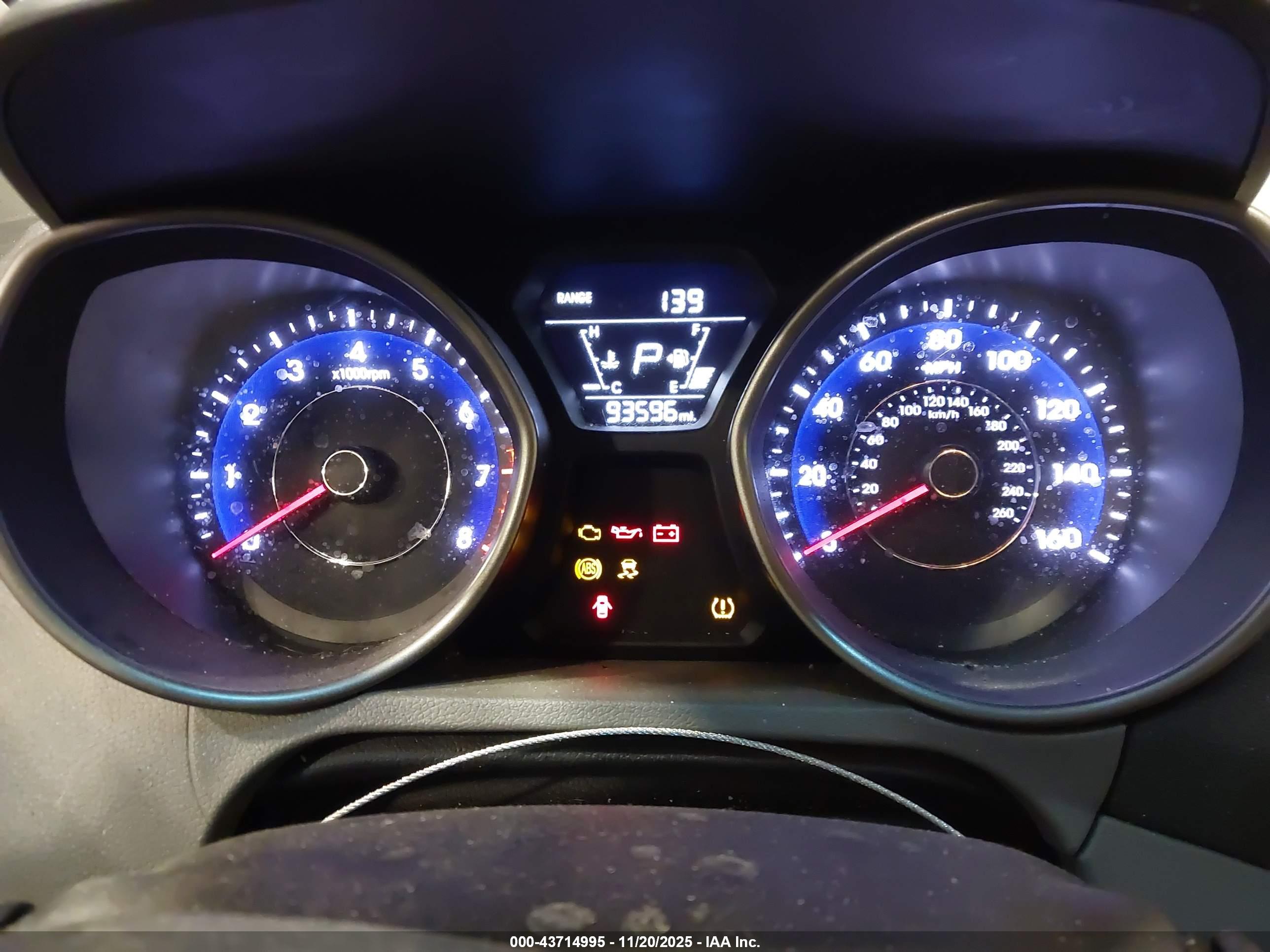 HYUNDAI ELANTRA image 7
