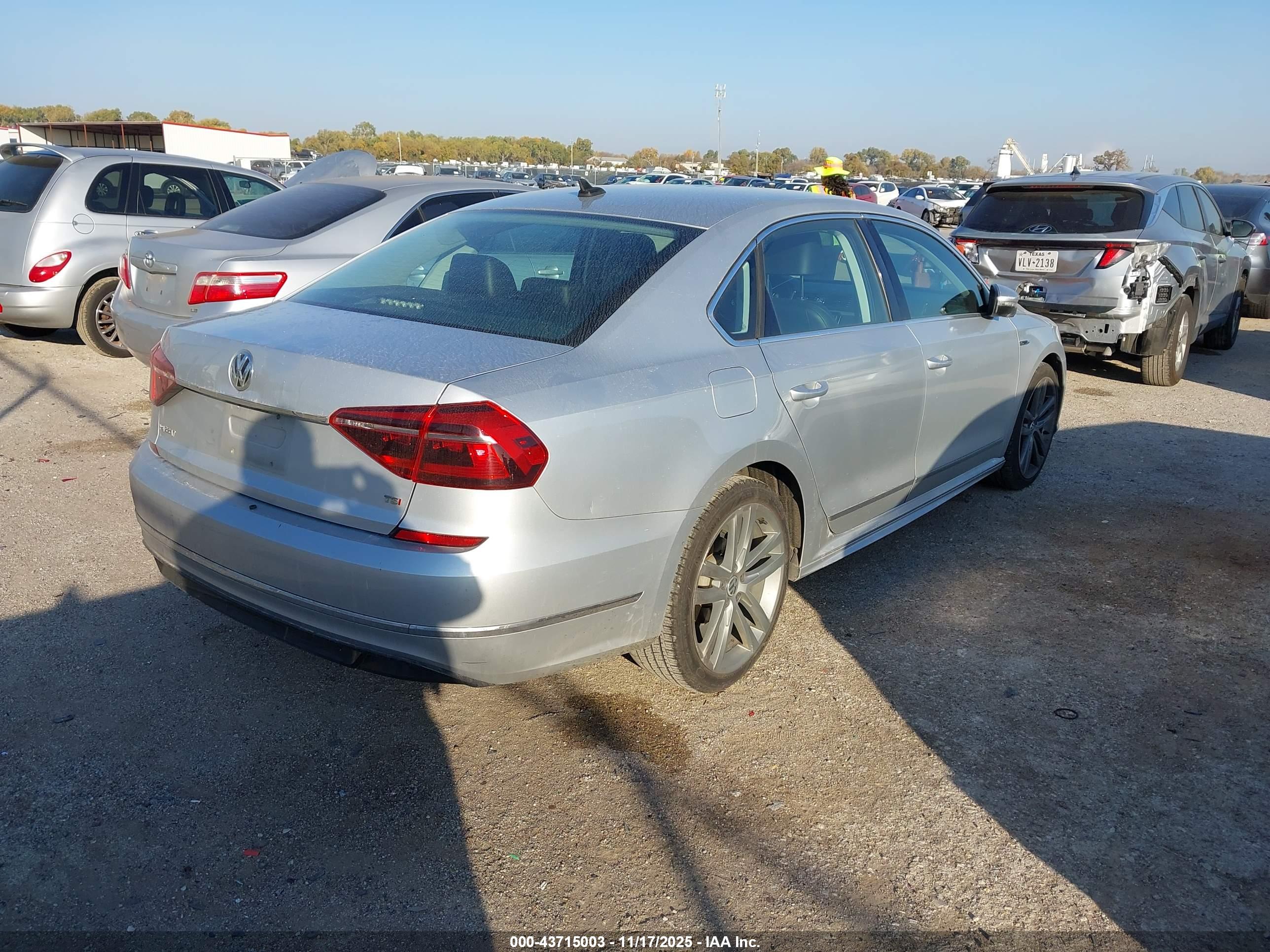 VOLKSWAGEN PASSAT image 4