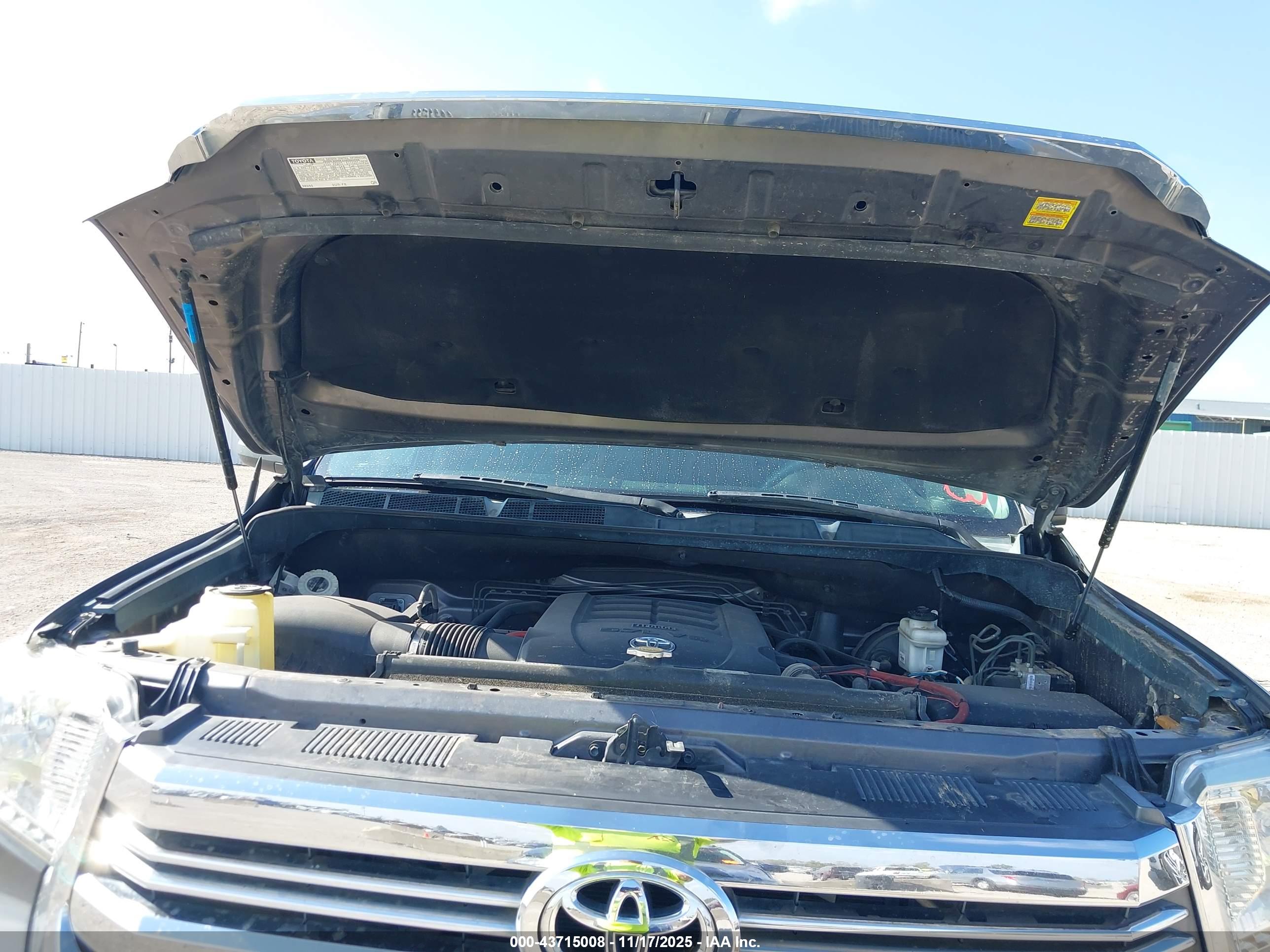 TOYOTA TUNDRA image 10