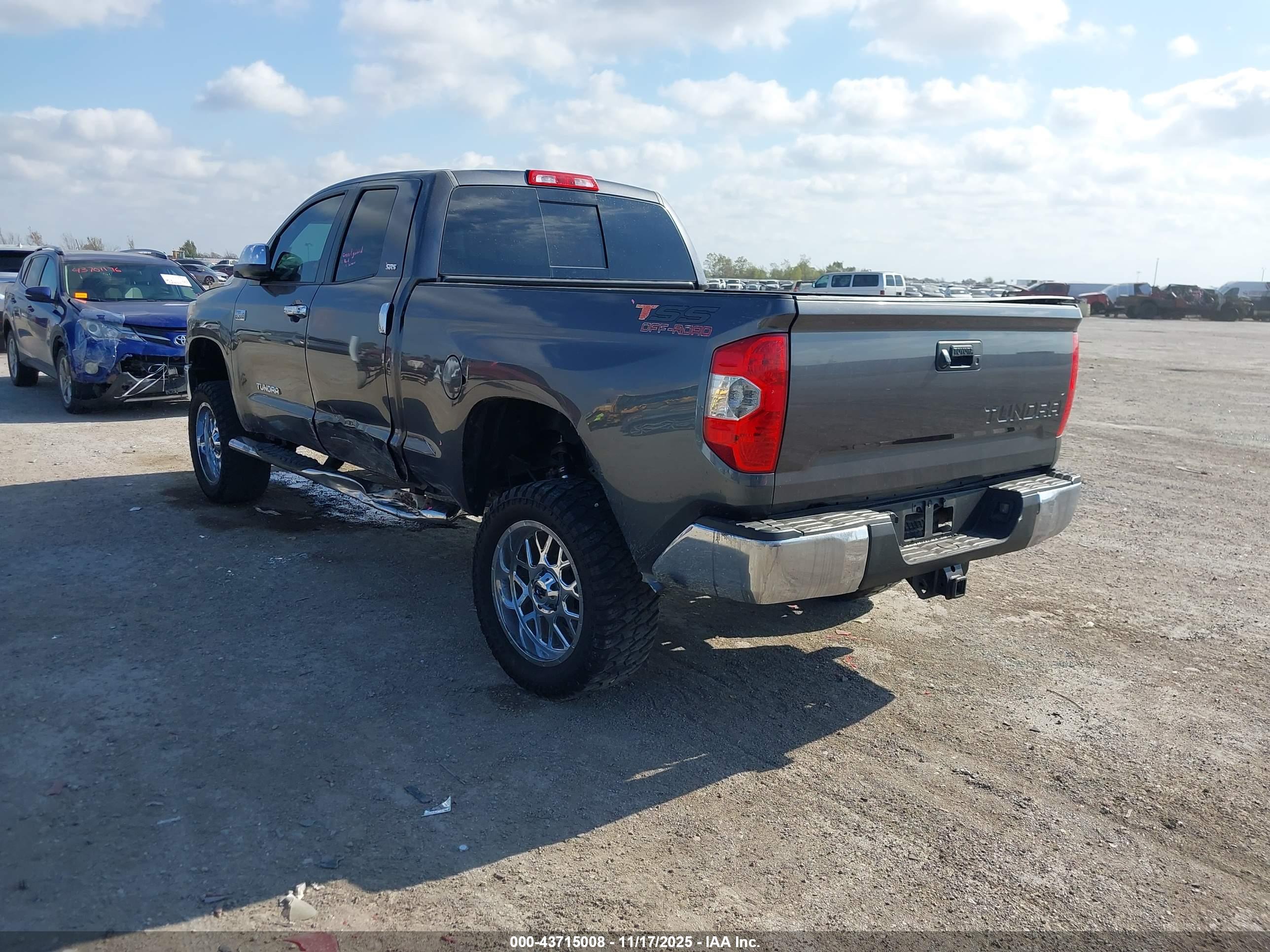 TOYOTA TUNDRA image 3