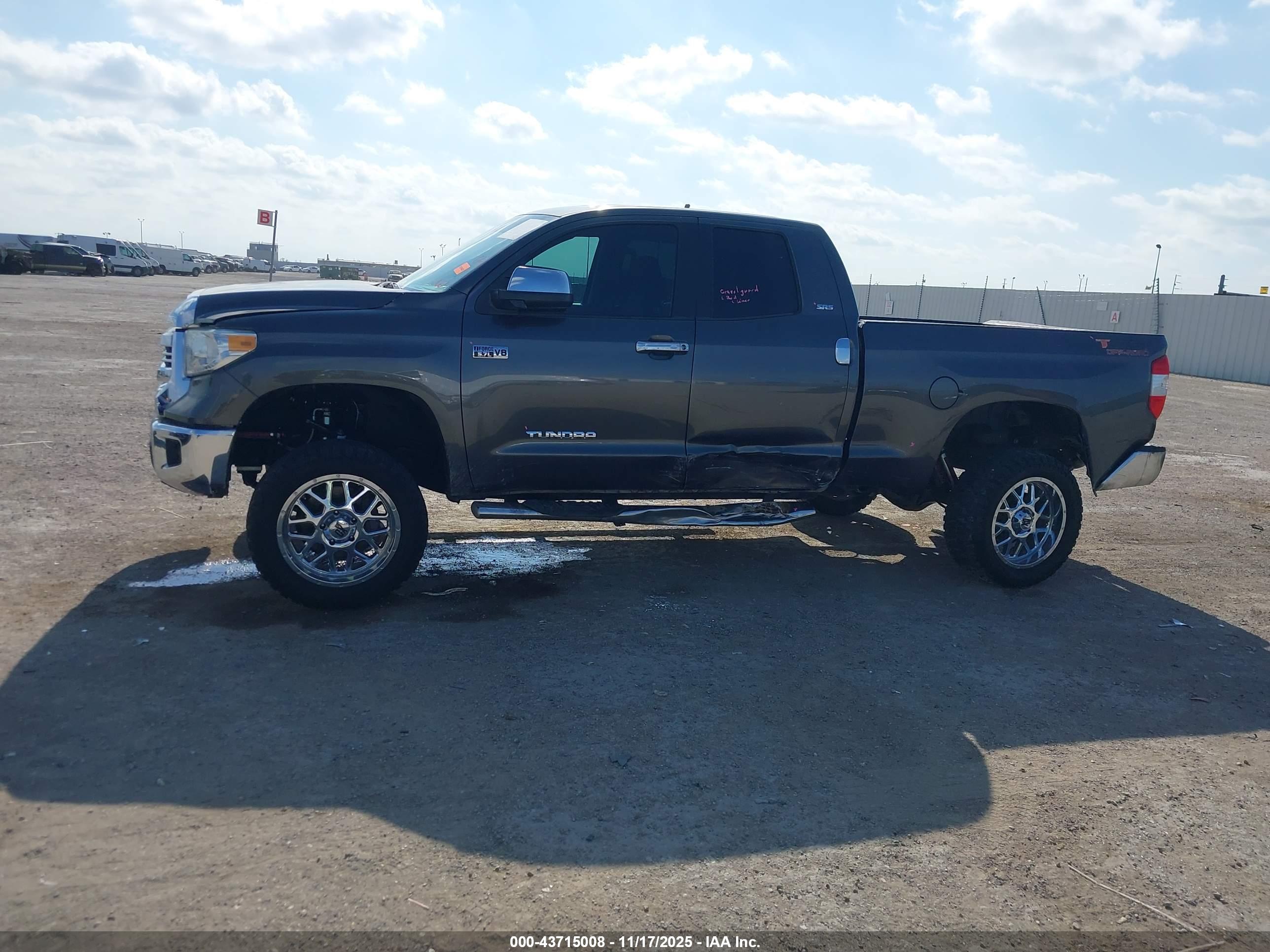 TOYOTA TUNDRA image 6