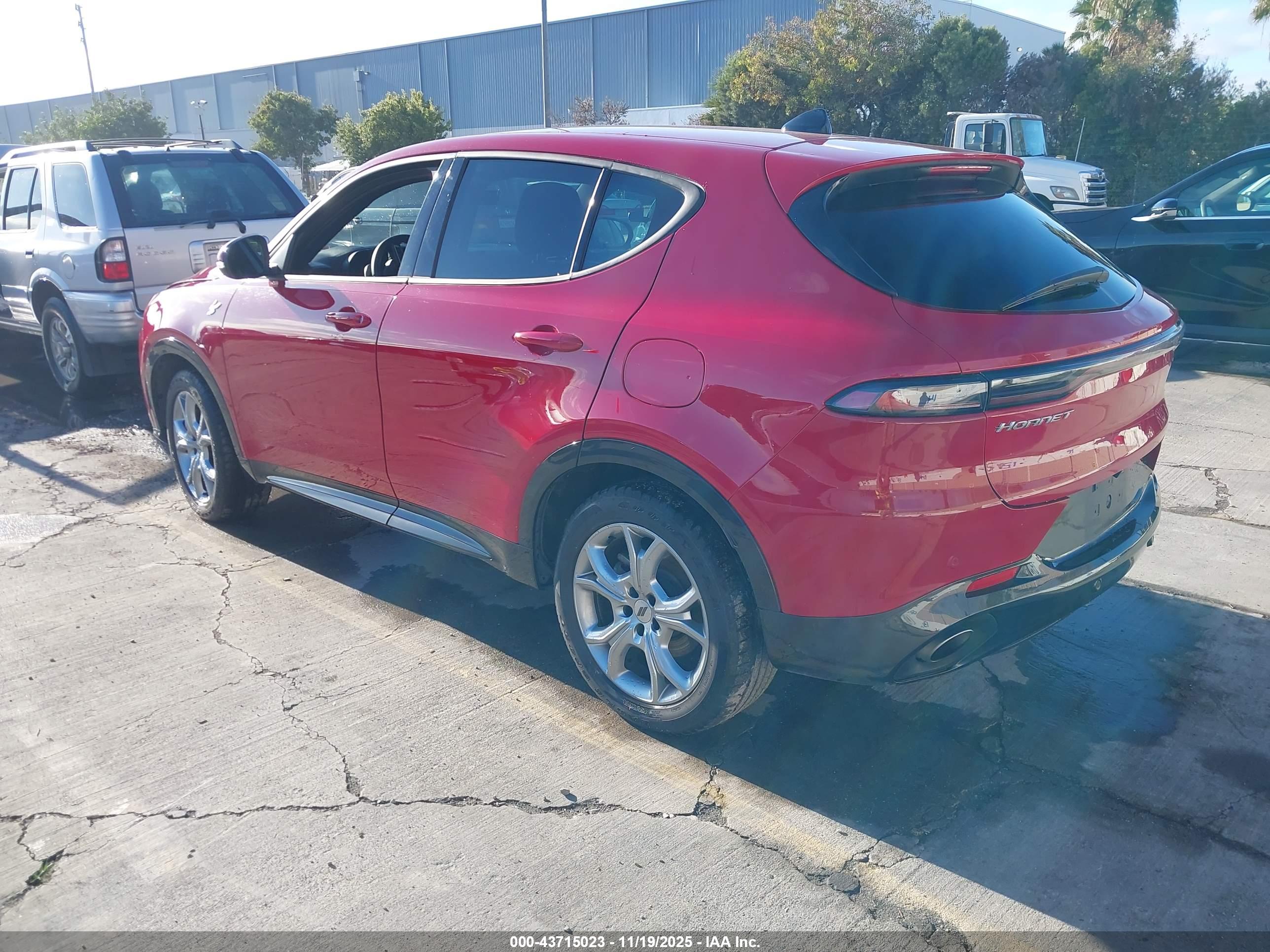 DODGE HORNET image 3