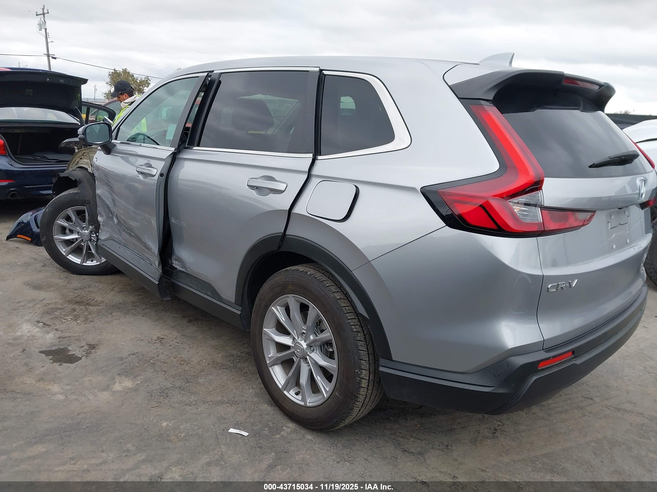 HONDA CR-V image 3