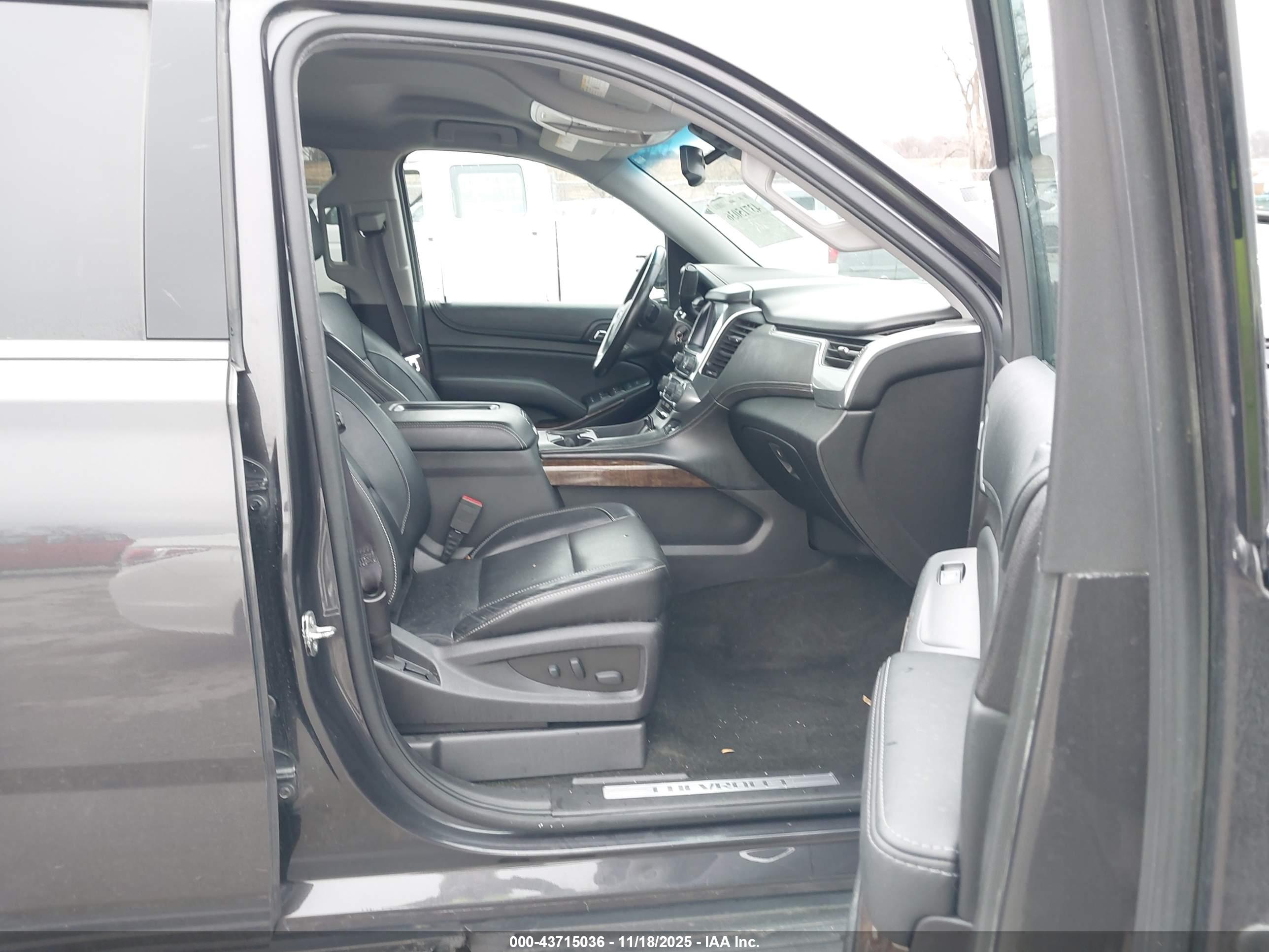 CHEVROLET TAHOE image 5